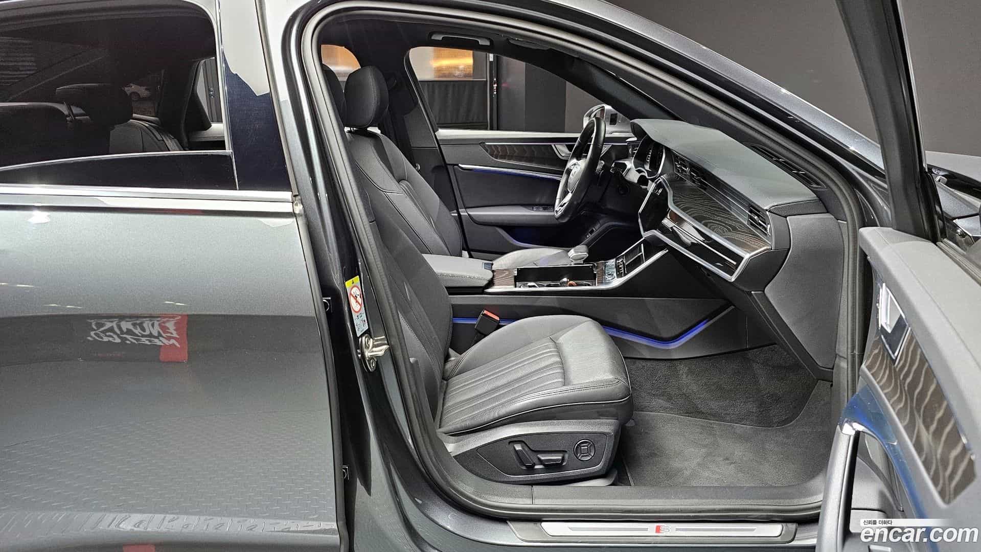 A6 Audi 2020.10-INNER-010