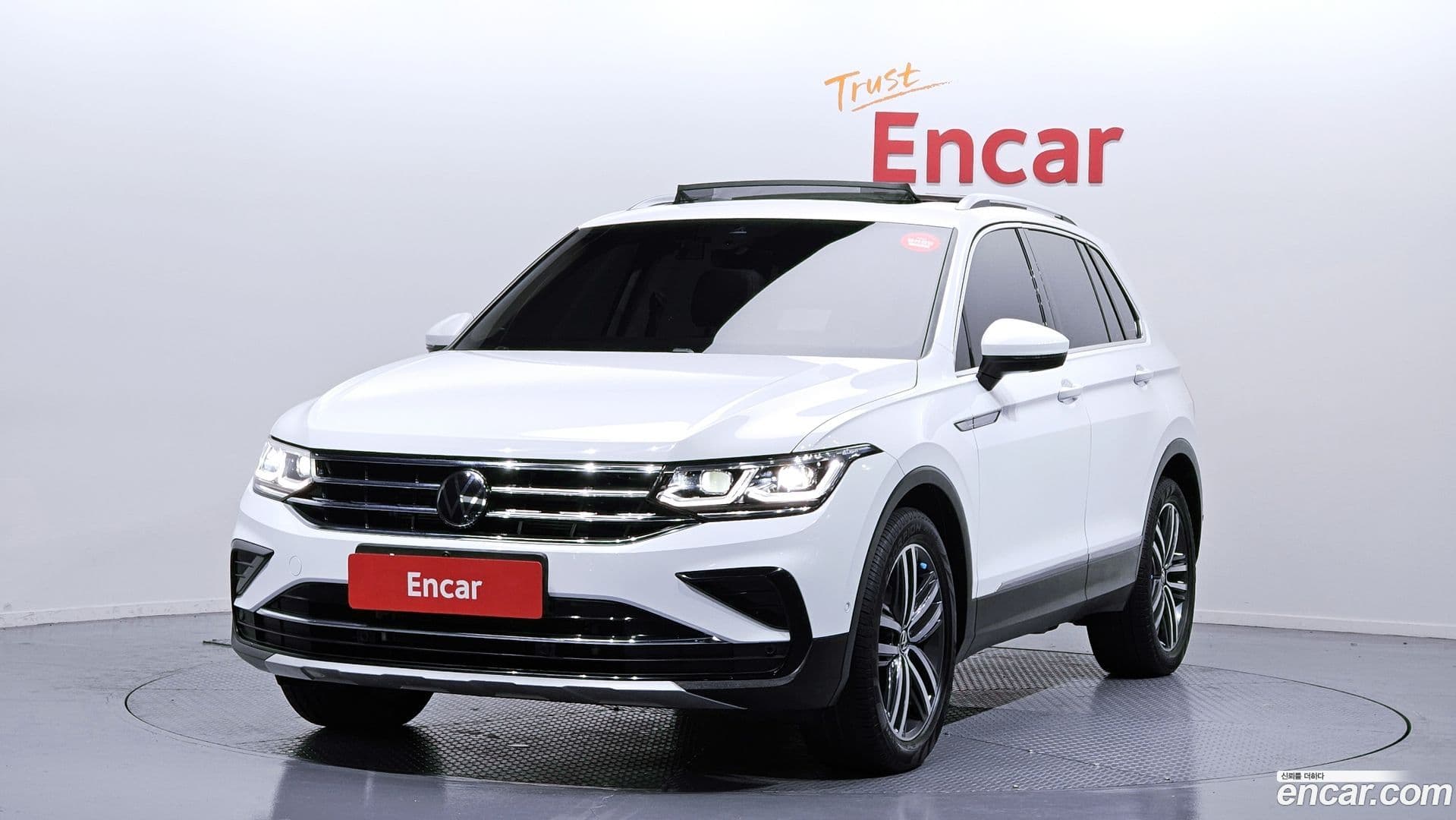 Main__Slider__Photo:Tiguan Volkswagen 2022.11-0