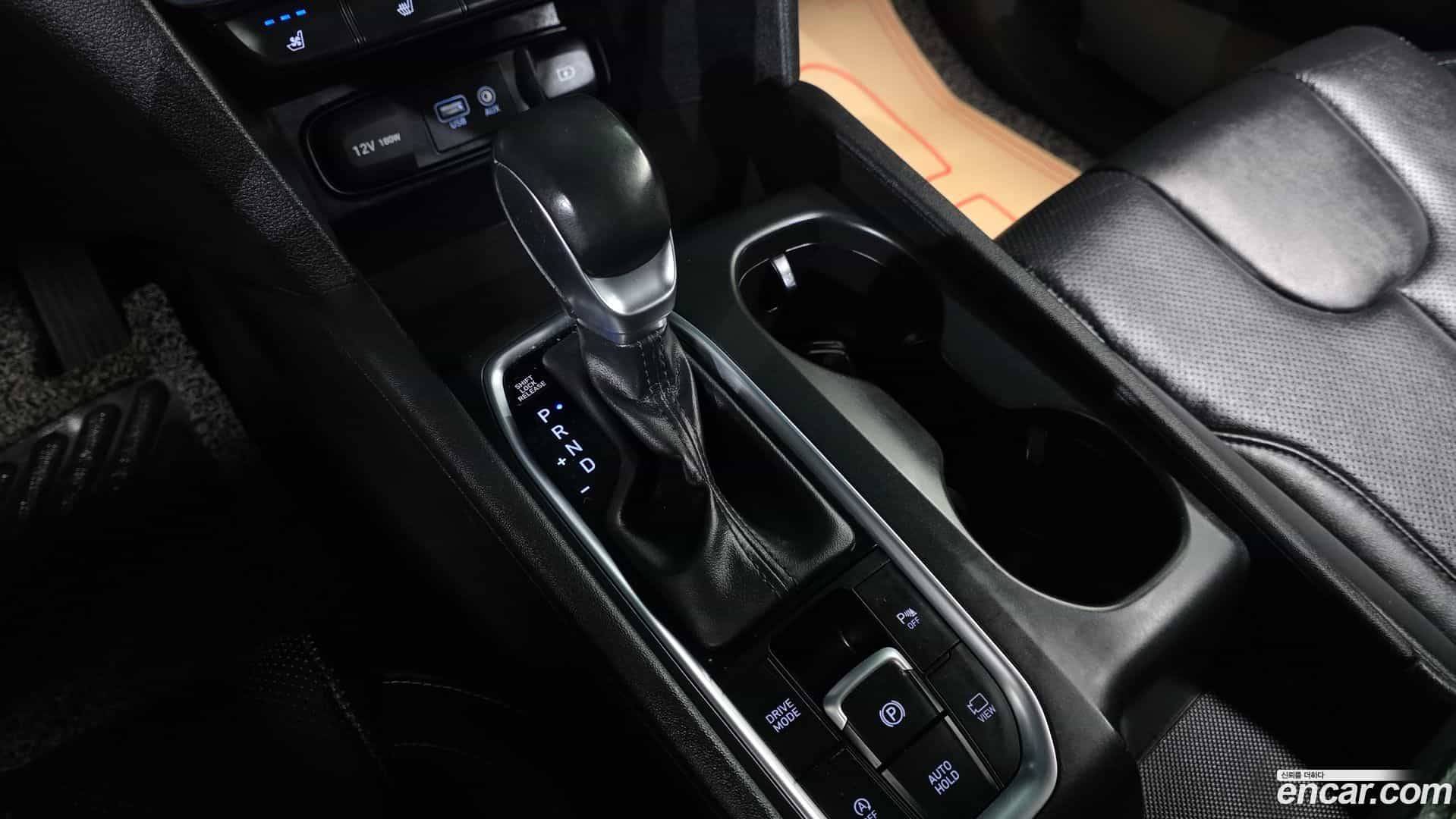 Santafe Hyundai 2018.10-INNER-009
