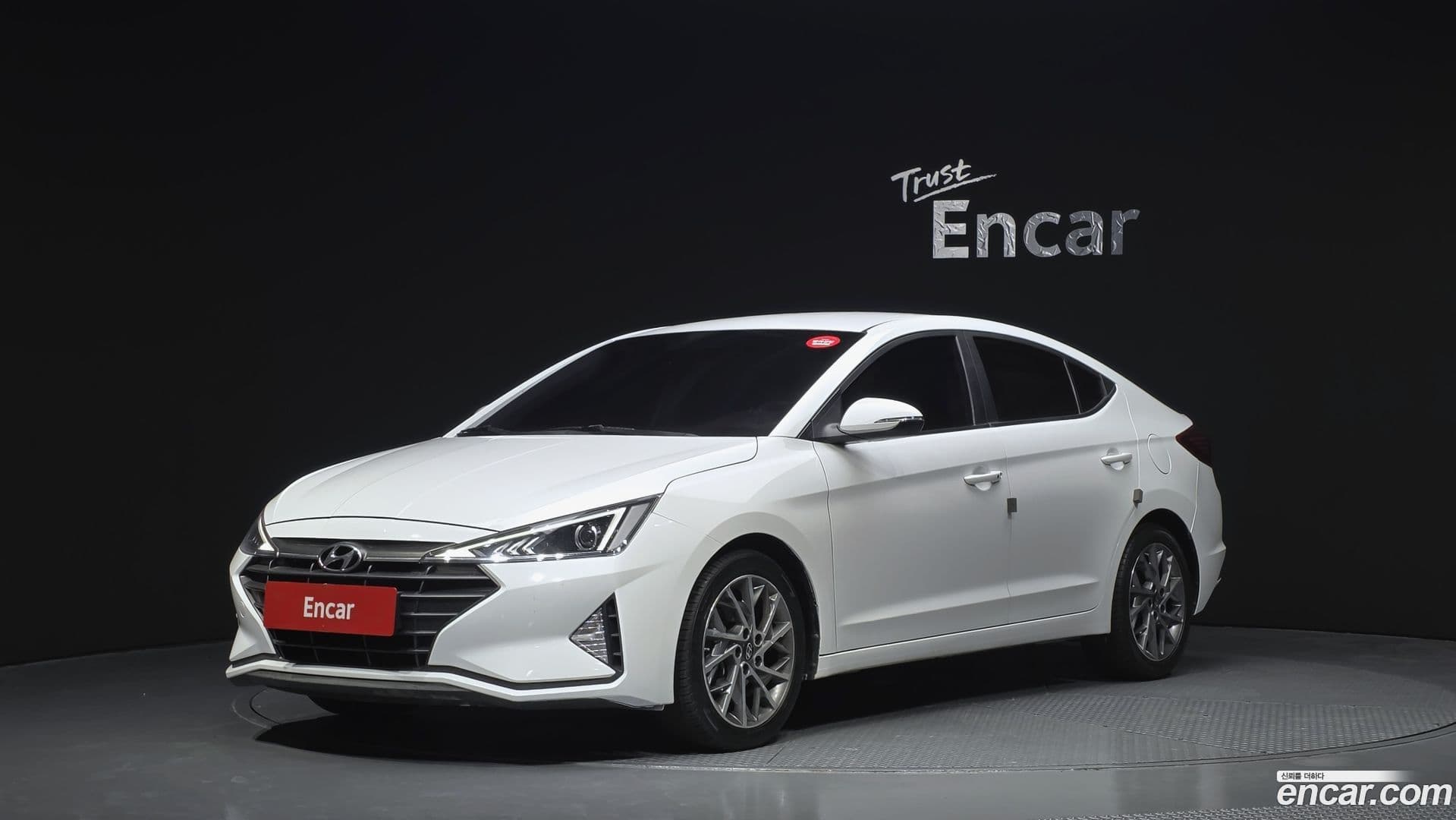 Main__Slider__Photo:AVANTE Hyundai 2019.0-0