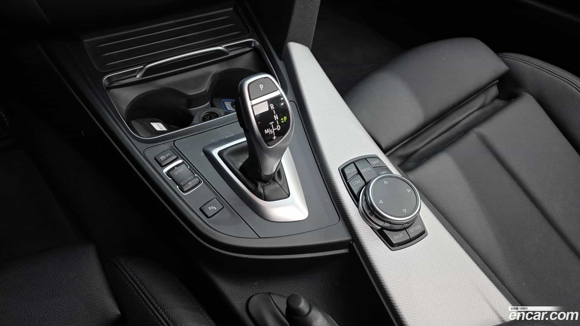 3-Series BMW 2016.10-INNER-009