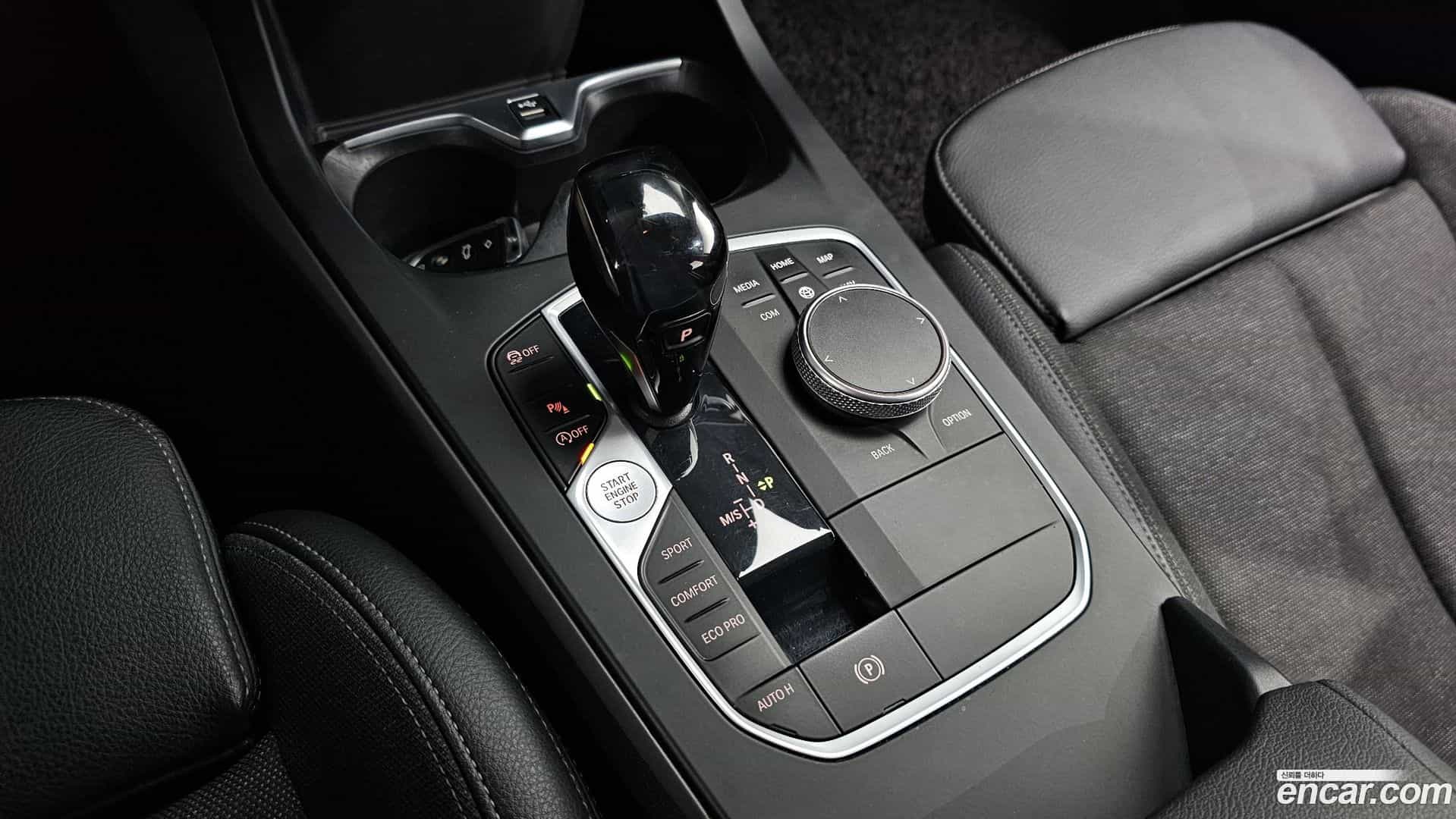 1-Series BMW 2020.4-INNER-009