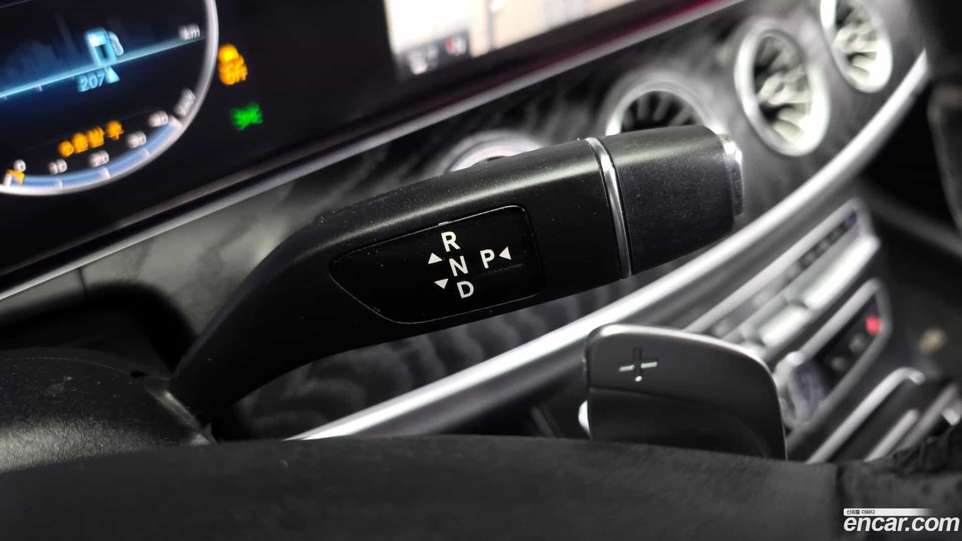 E-Class Mercedes-Benz 2017.11-INNER-009