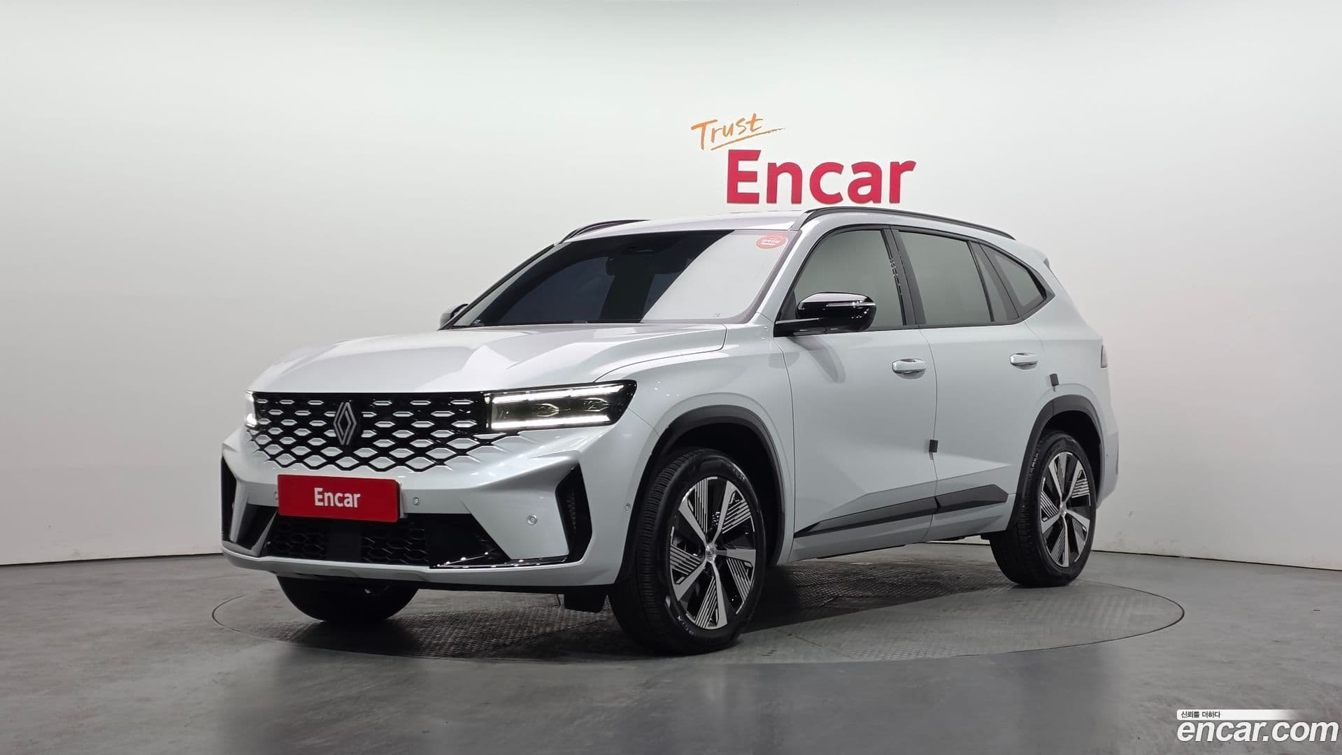 Main__Slider__Photo:Grand Koleos Renault Korea 2024.11-0
