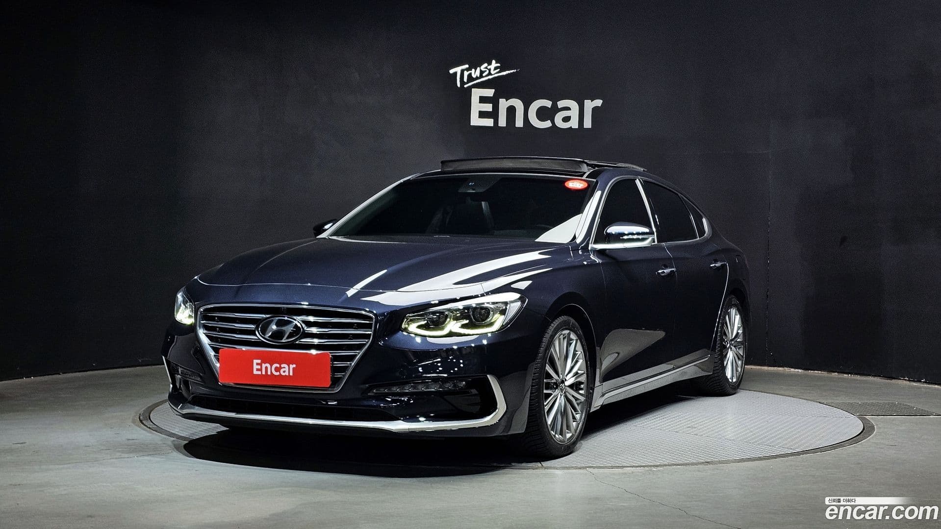 Main__Slider__Photo:Grandeur Hyundai 2017.0-0