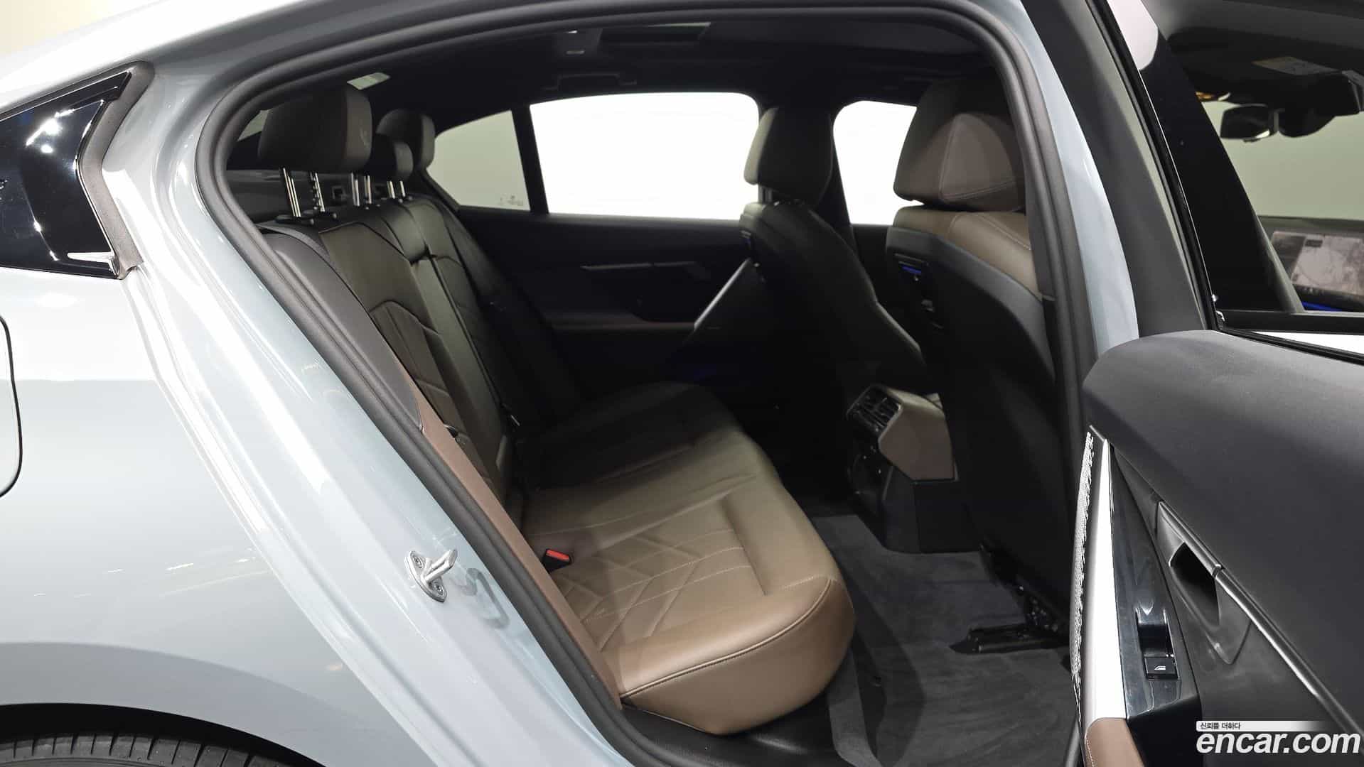 5-Series BMW 2025.8-OPTION-016