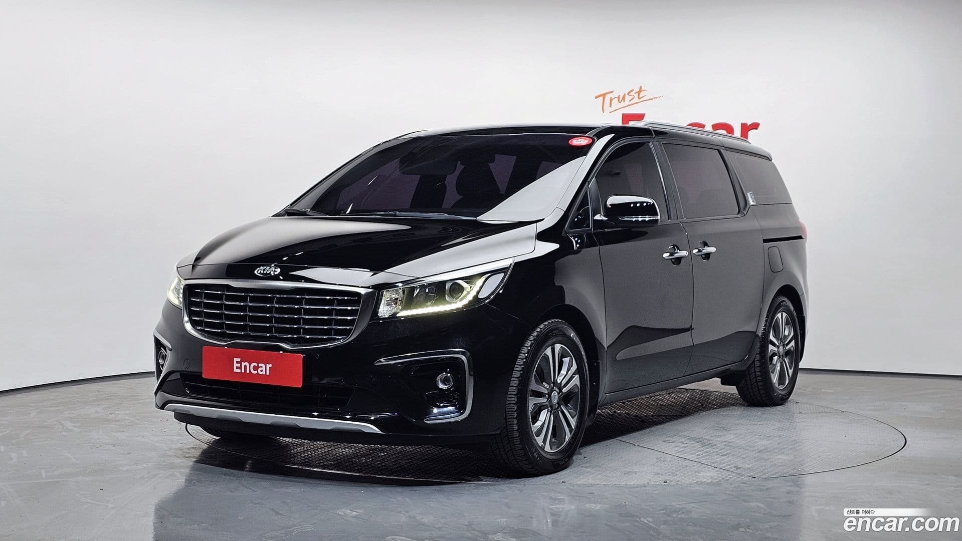 Main__Slider__Photo:Canival Kia 2019.6-0