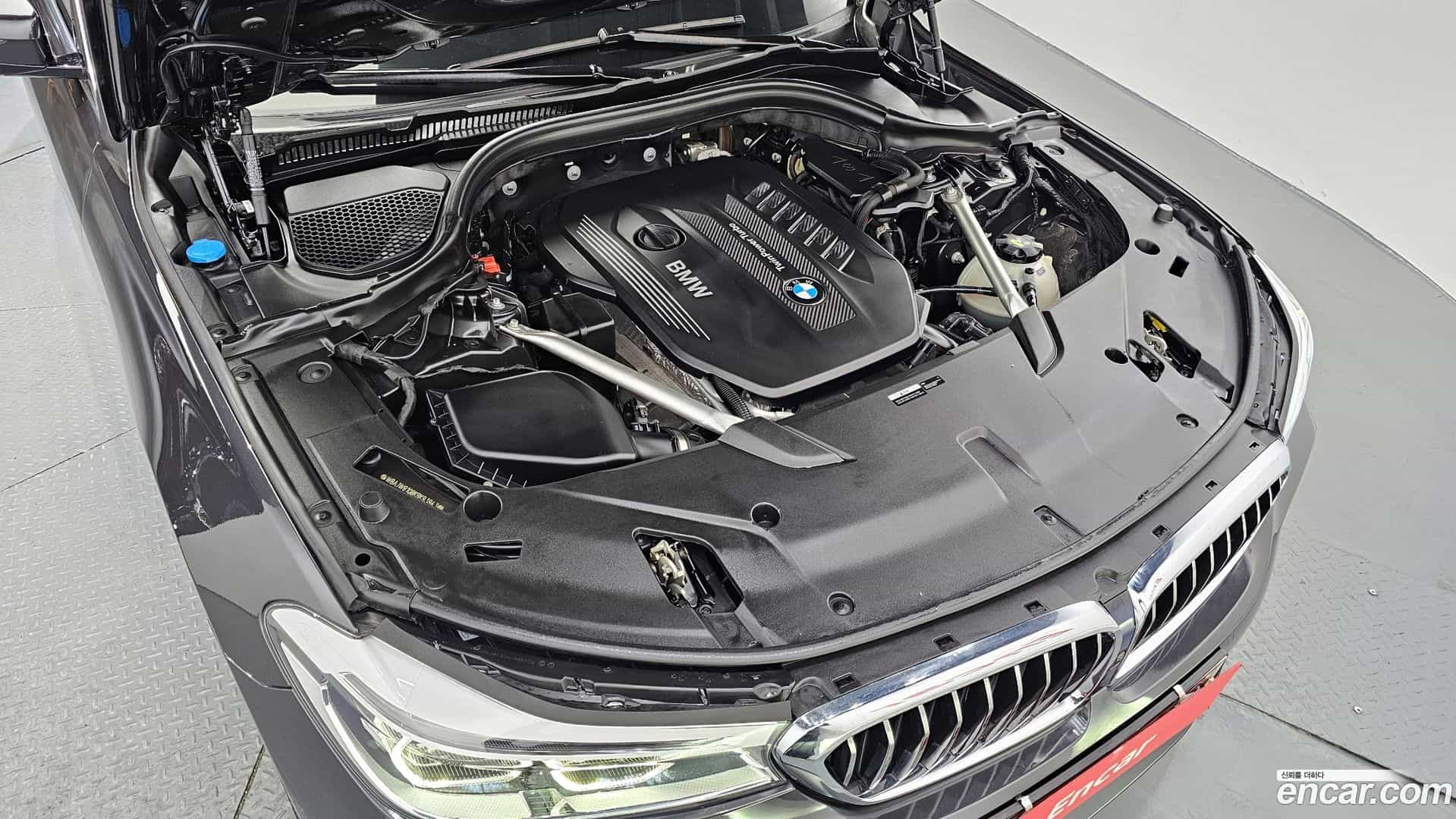 Gran Turismo BMW 2019.0-INNER-006