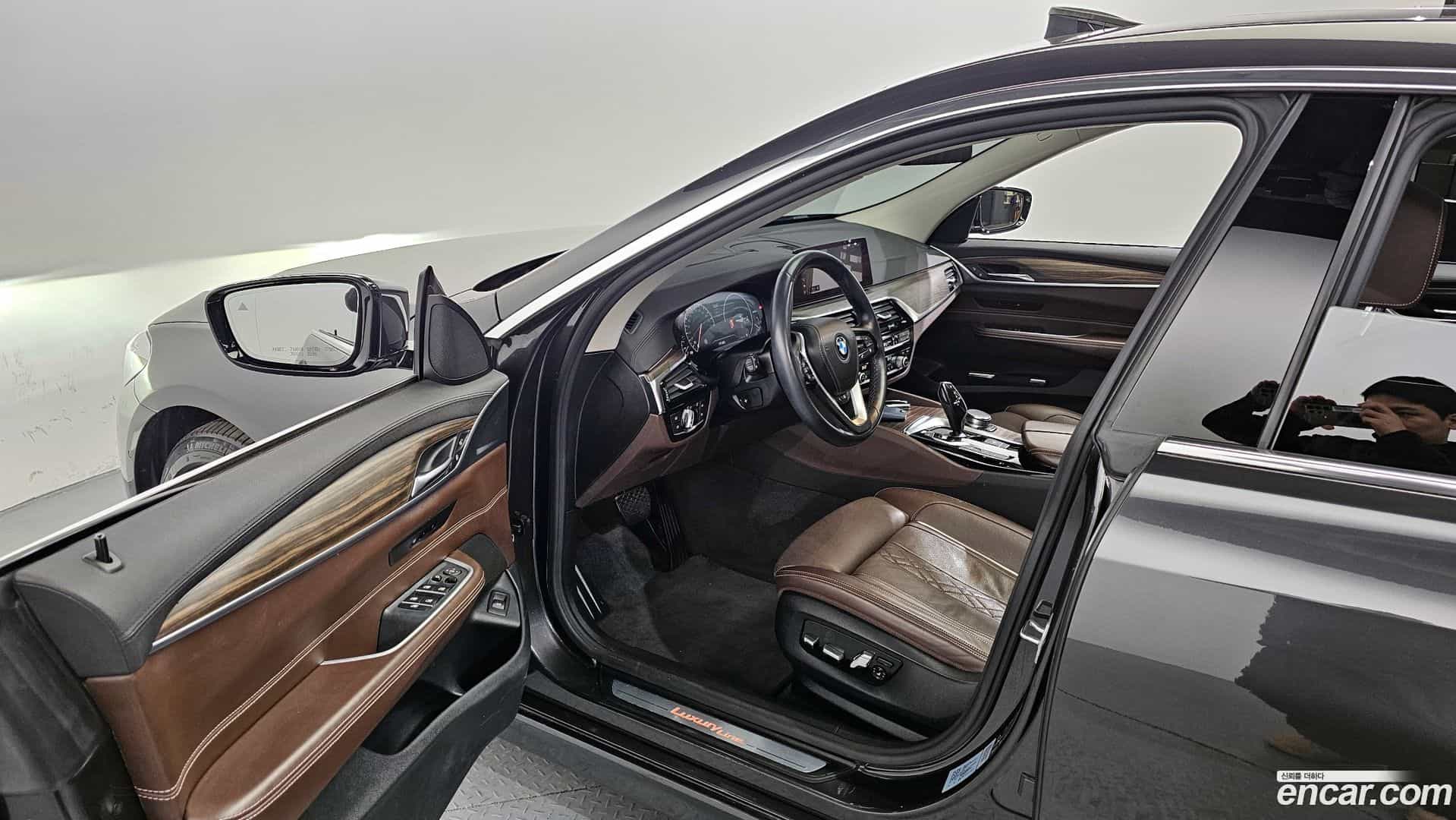 Gran Turismo BMW 2019.0-INNER-010