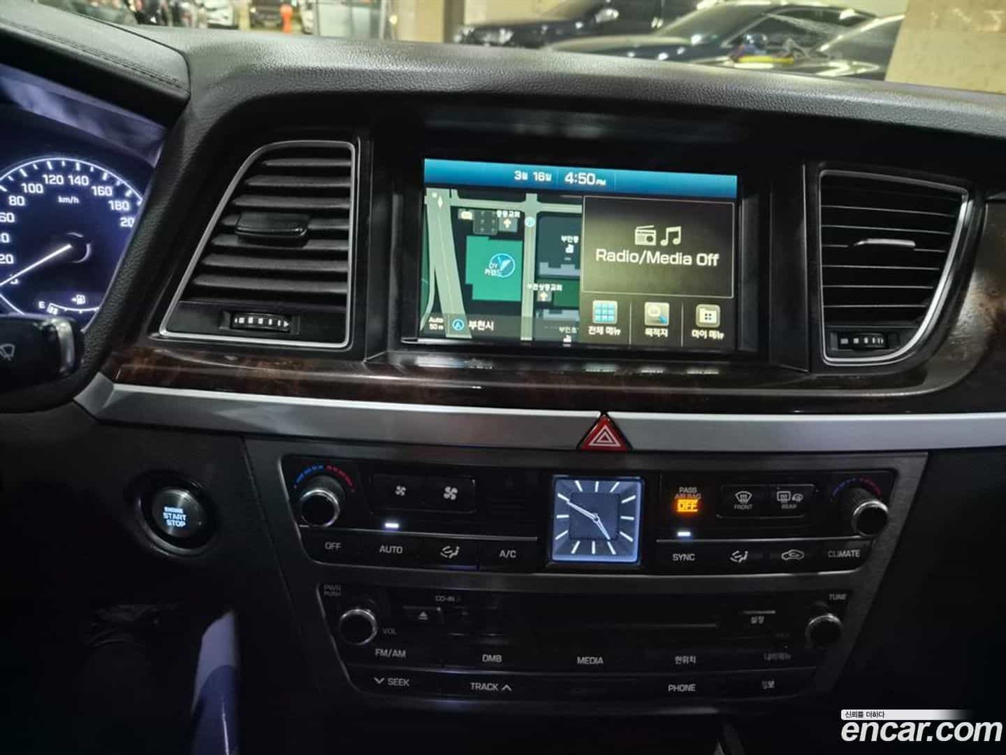 Genesis Hyundai 2015.8-INNER-010