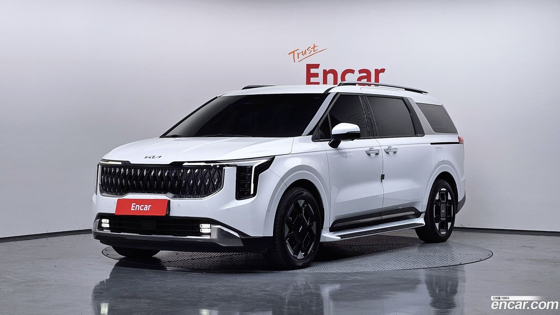 Main__Slider__Photo:Canival Kia 2024.4-0