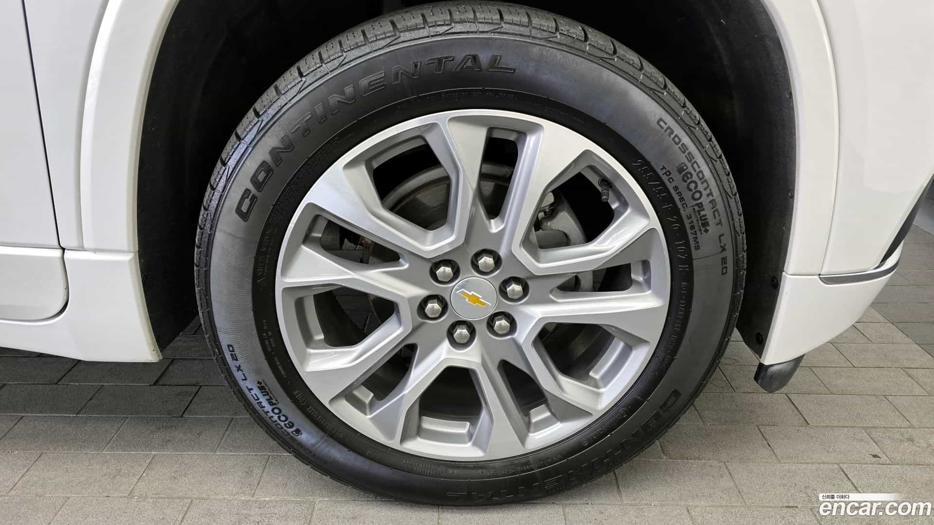 Traverse Chevrolet 2020.5-OUTER-005