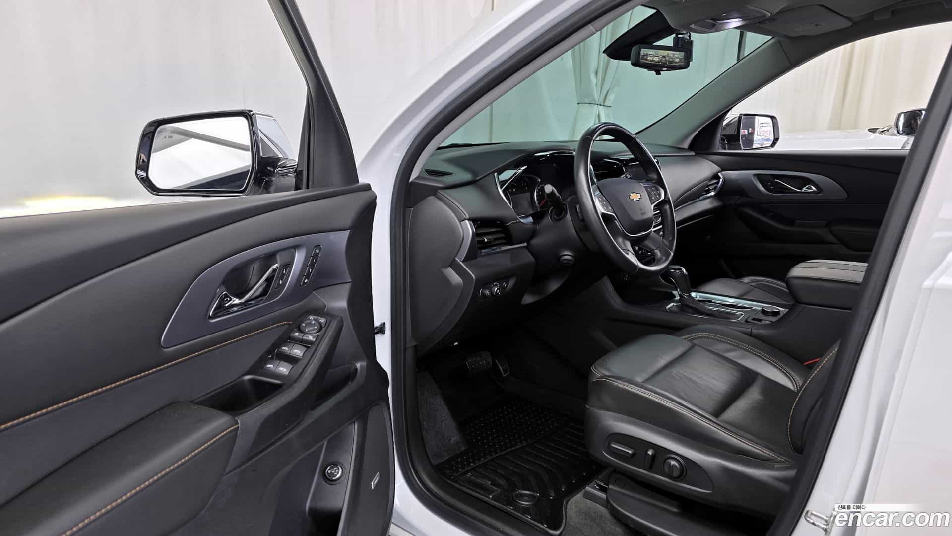 Traverse Chevrolet 2020.5-INNER-010