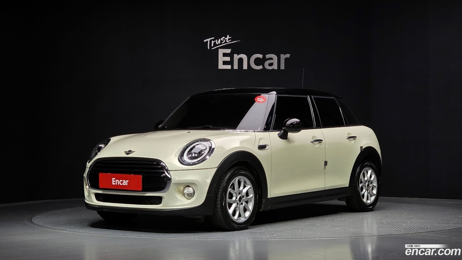 Main__Slider__Photo:Cooper Mini 2019.8-0