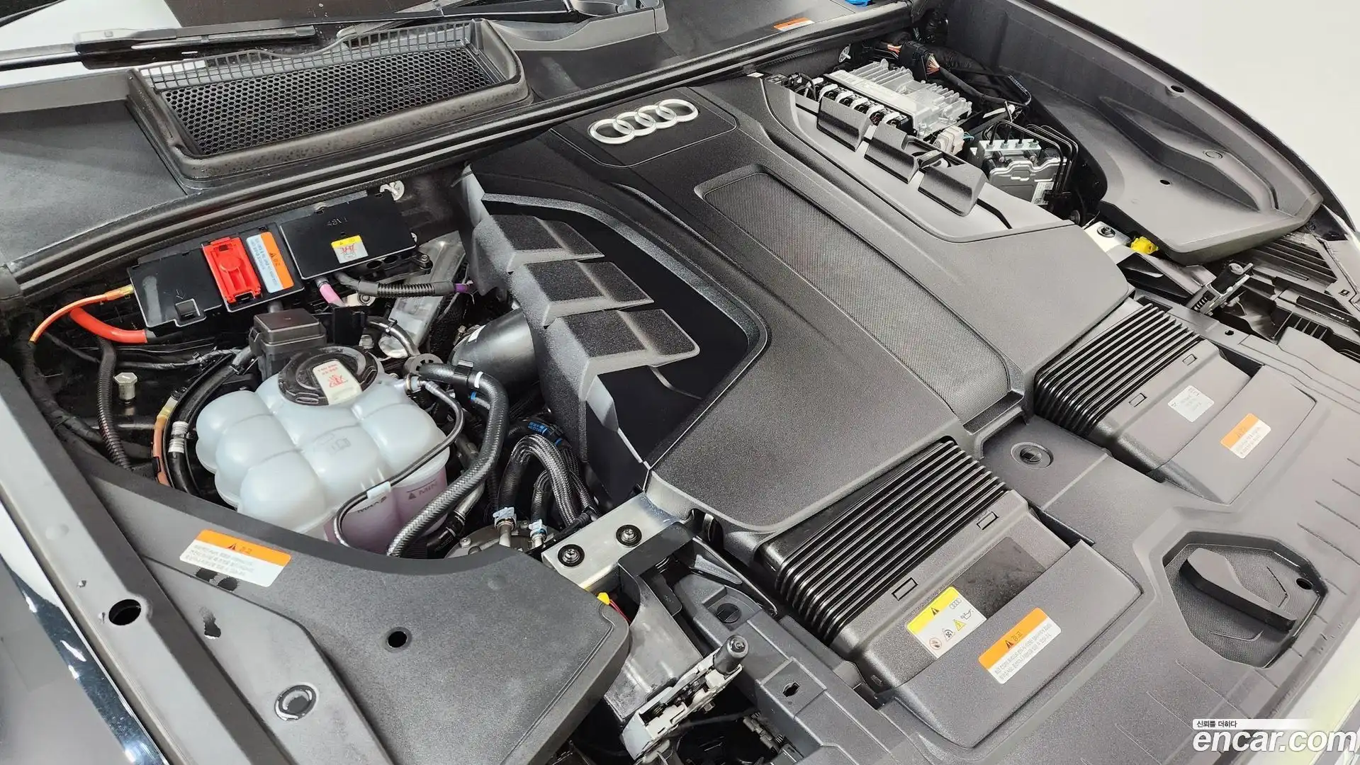 Q8 Audi 2023.11-OUTER-006