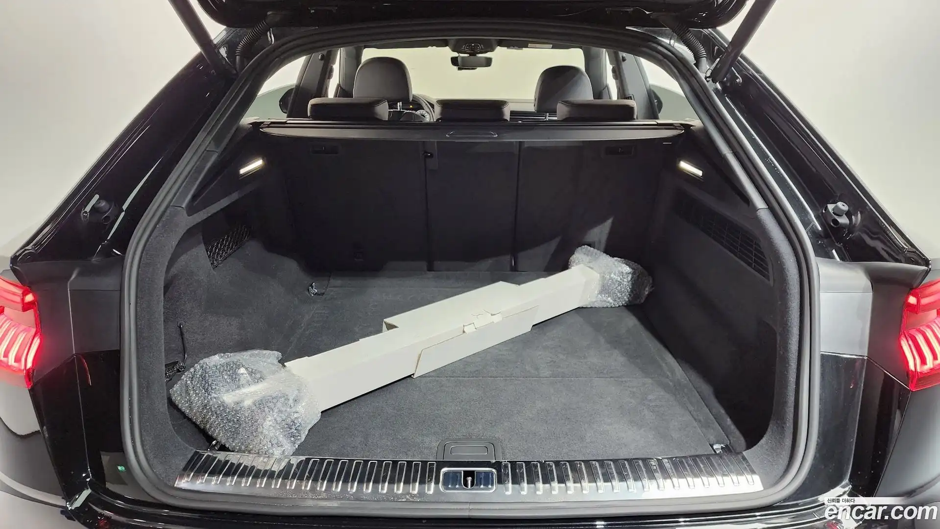 Q8 Audi 2023.11-OPTION-024