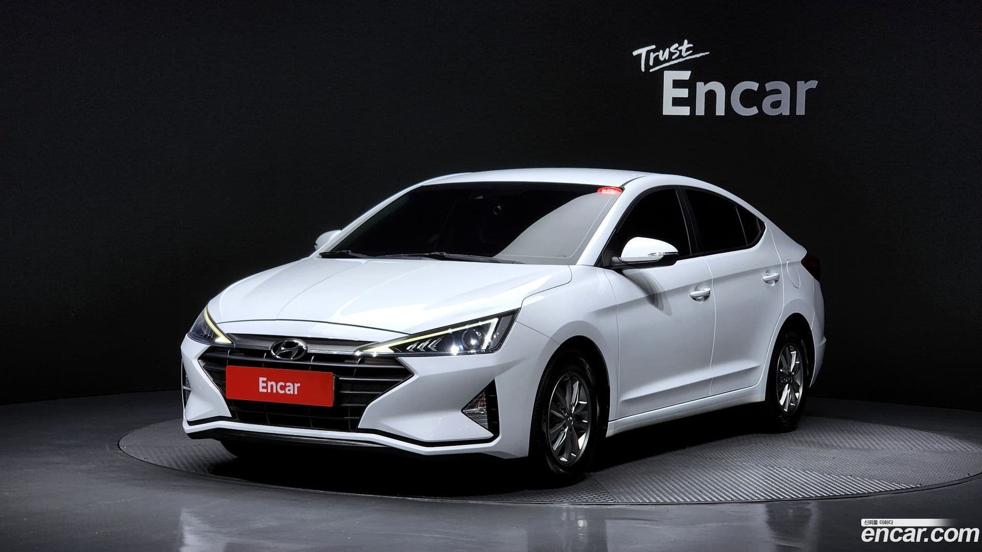 Main__Slider__Photo:AVANTE Hyundai 2019.3-0