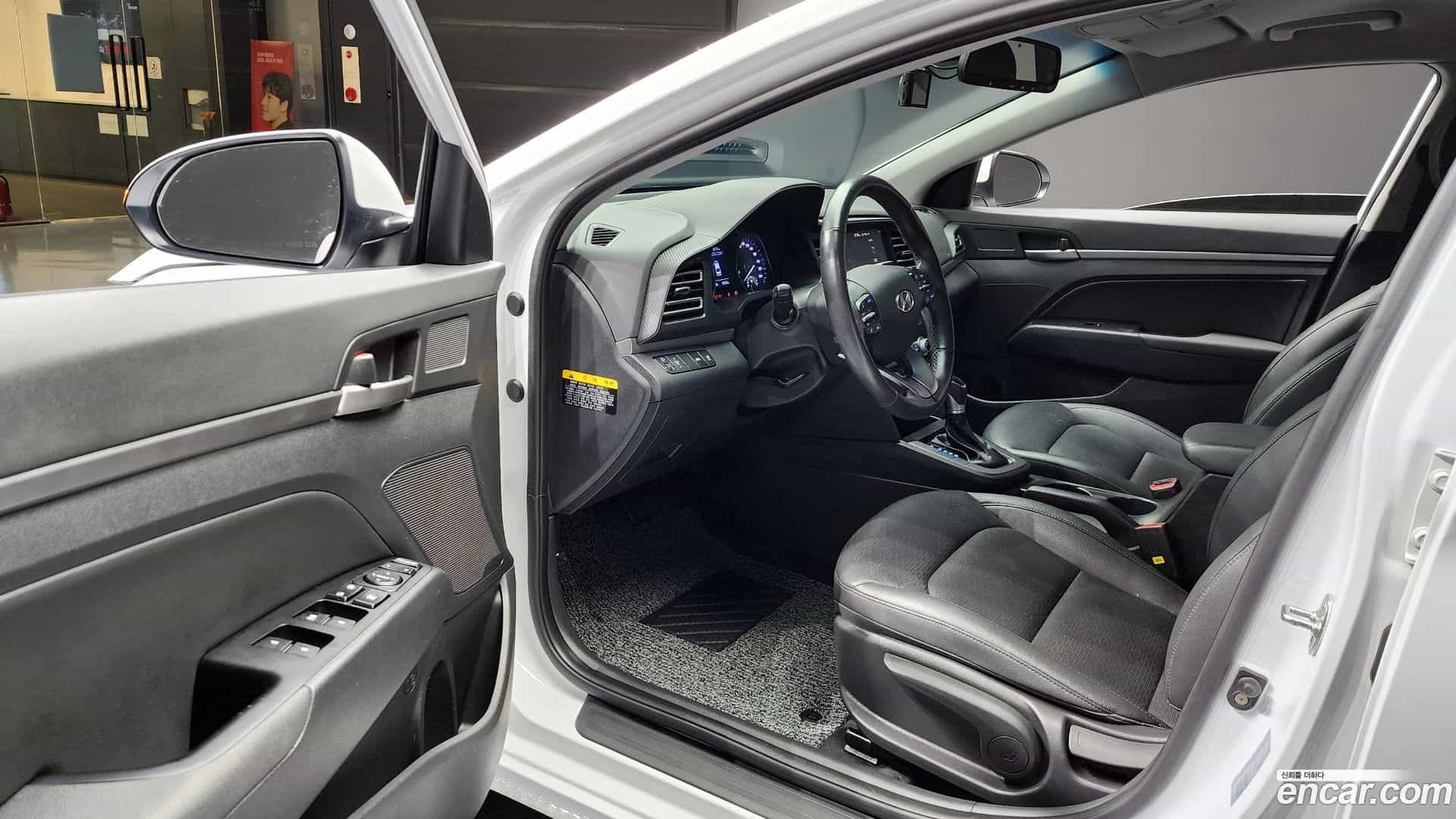 AVANTE Hyundai 2019.3-OPTION-015
