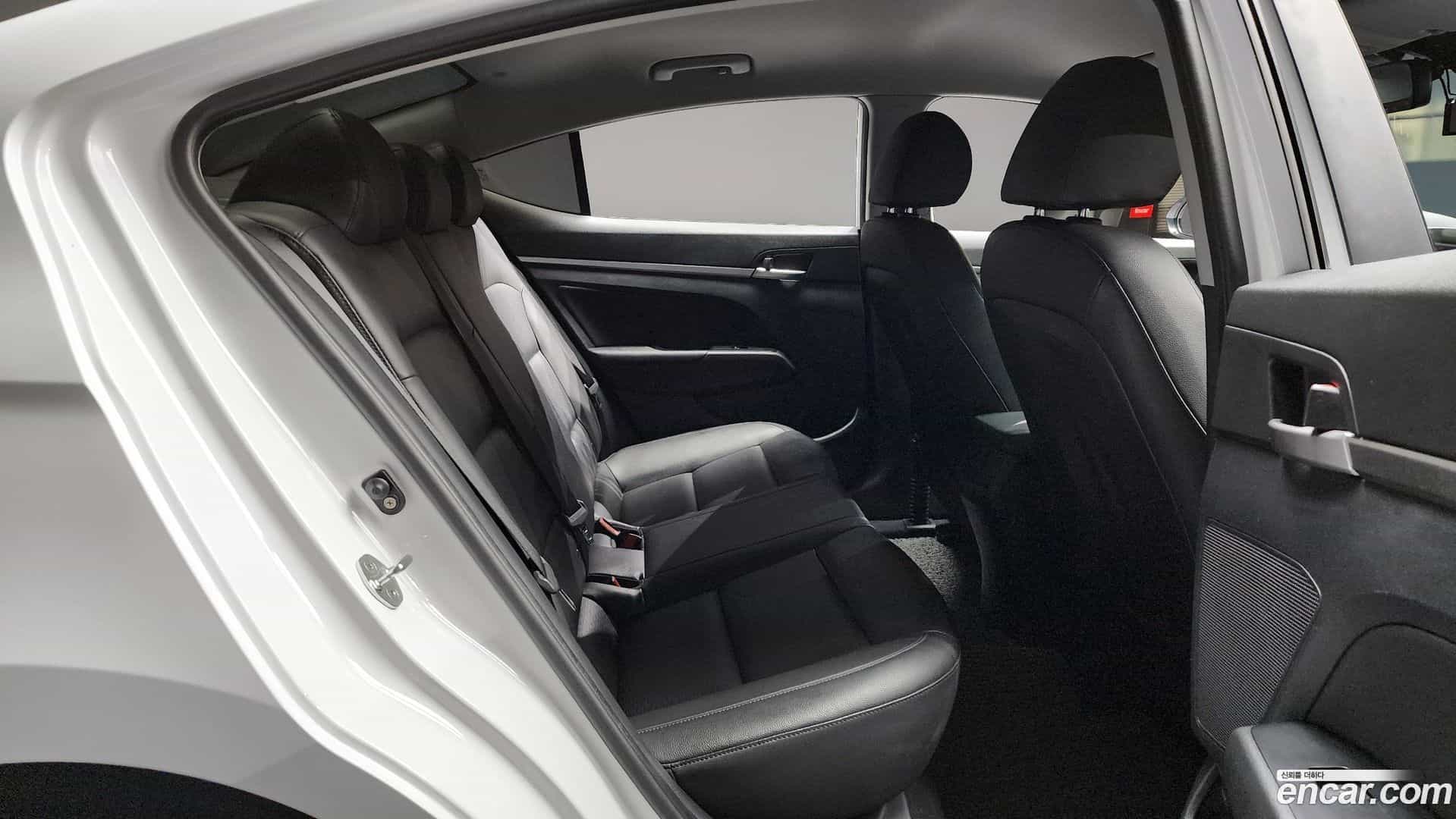 AVANTE Hyundai 2019.3-OPTION-016