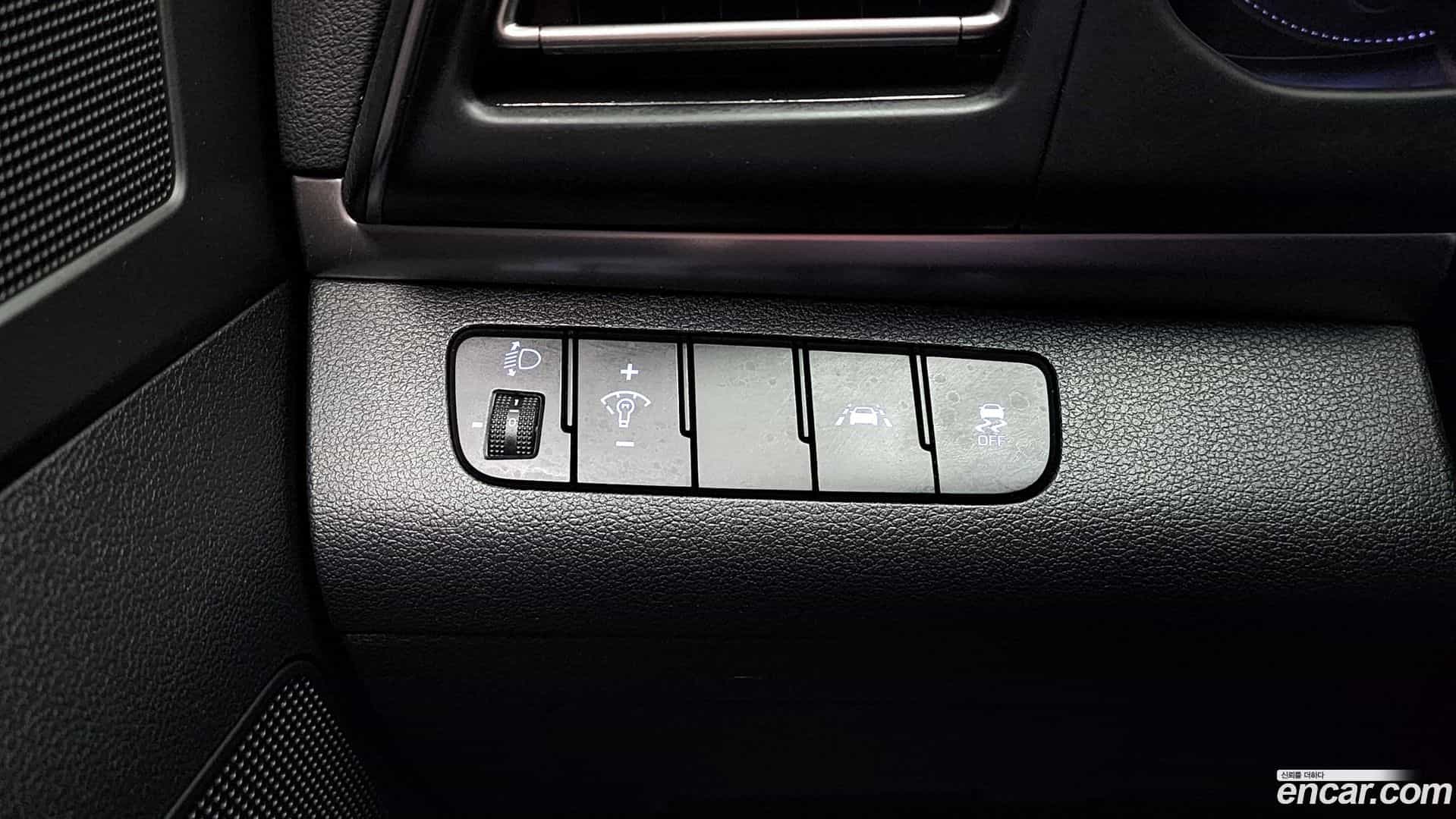 AVANTE Hyundai 2019.3-OPTION-021