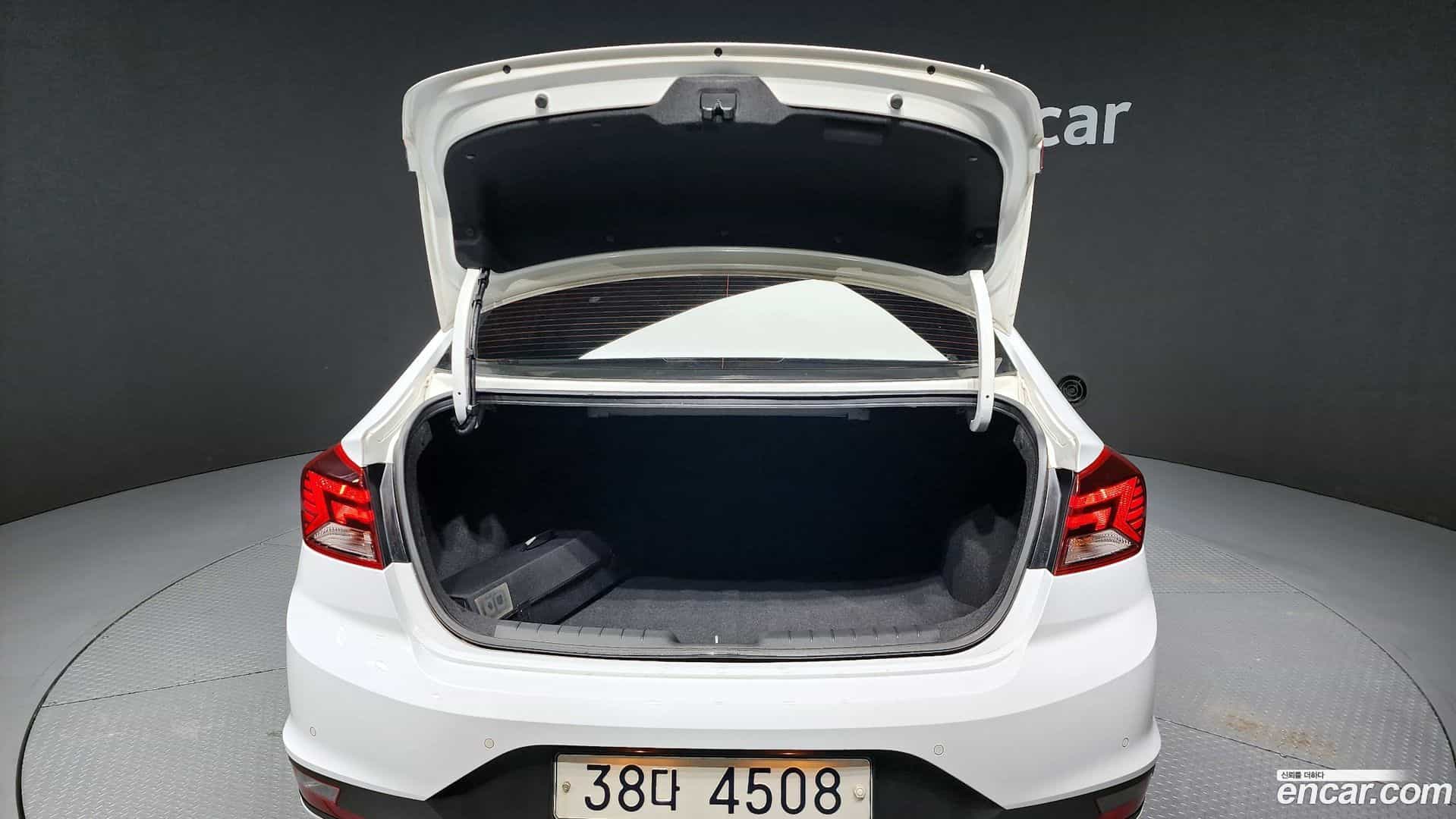 AVANTE Hyundai 2019.3-OPTION-024