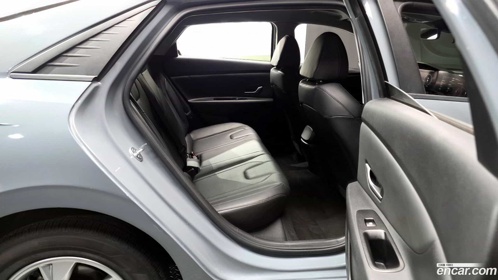 AVANTE Hyundai 2020.6-OPTION-016