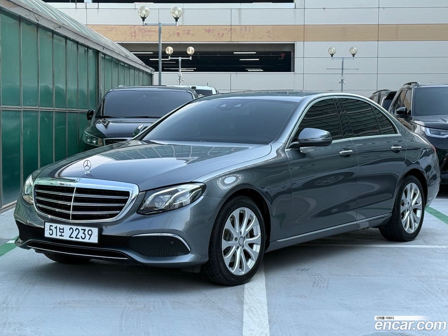 Main__Slider__Photo:E-Class Mercedes-Benz 2017.3-0