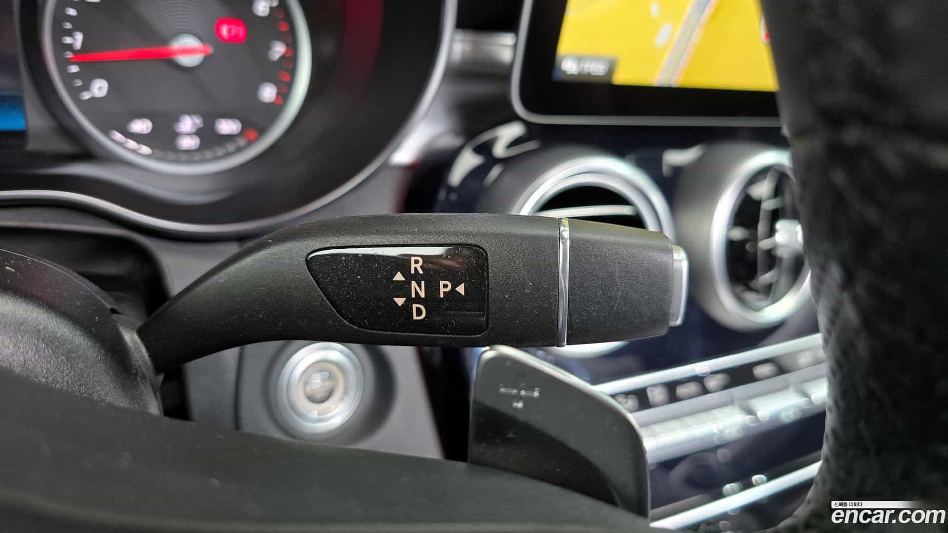 C-Class Mercedes-Benz 2019.11-INNER-009