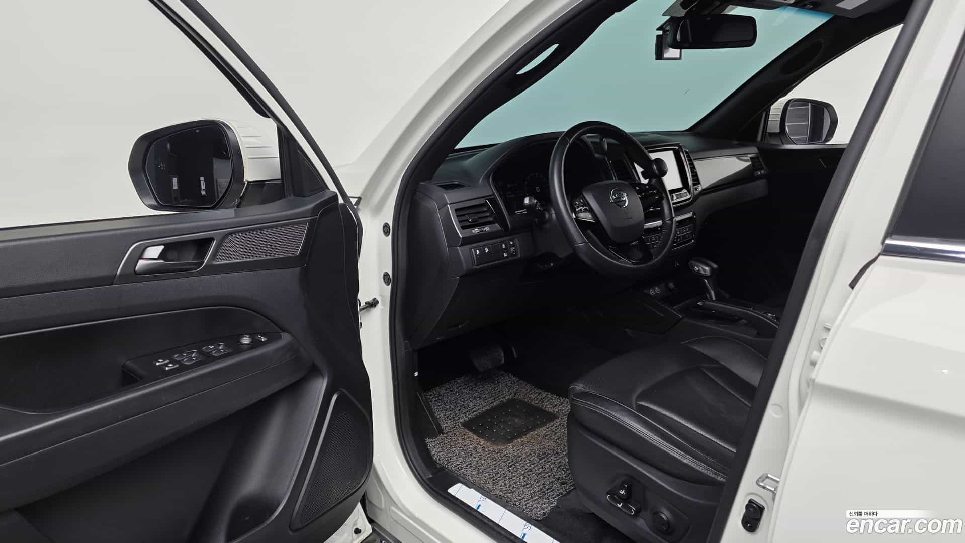 Rexton KG Mobility 2022.9-INNER-010