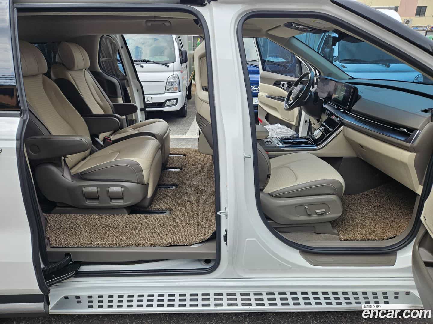 Canival Kia 2022.1-INNER-009