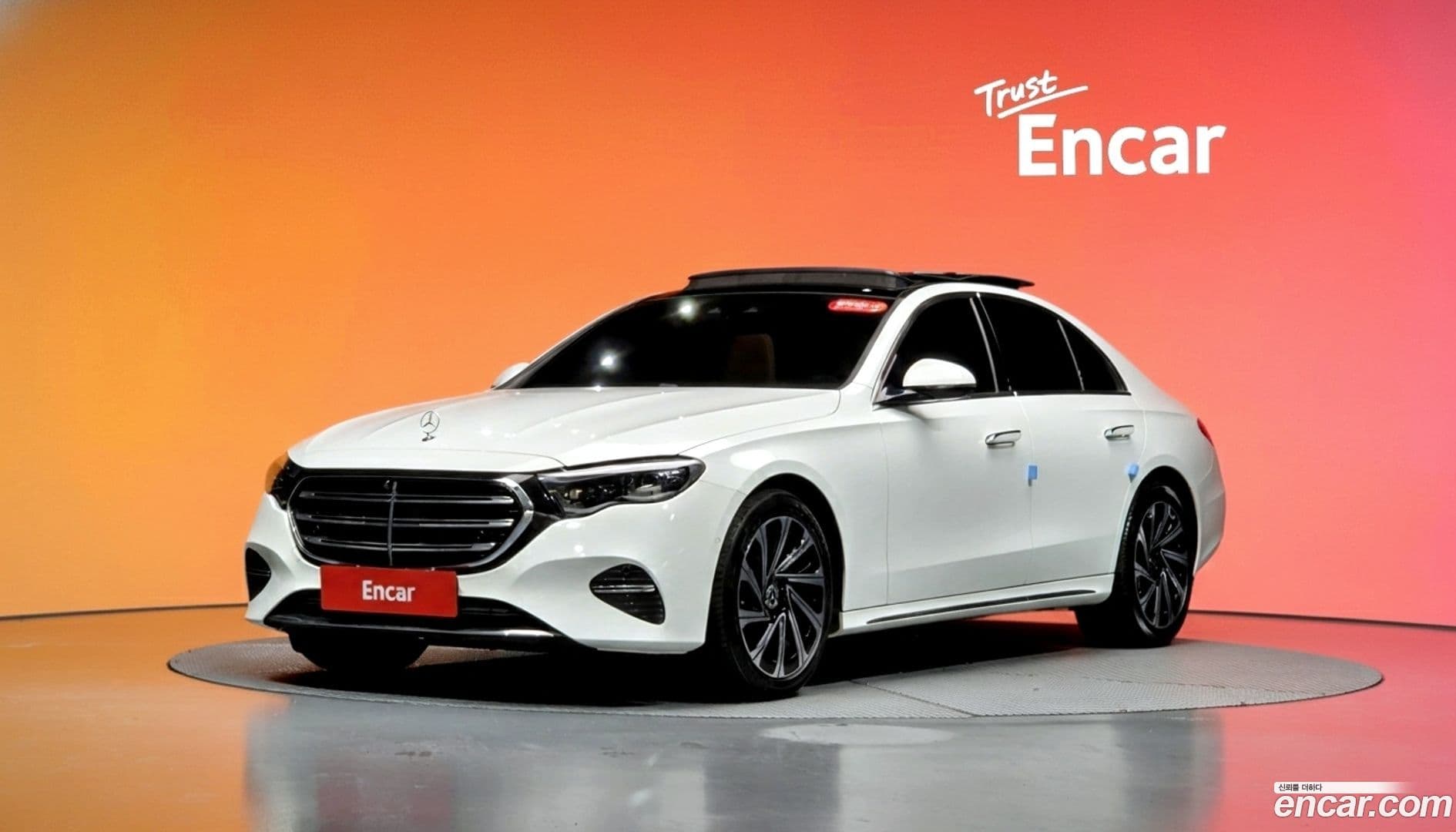 Main__Slider__Photo:E-Class Mercedes-Benz 2024.3-0