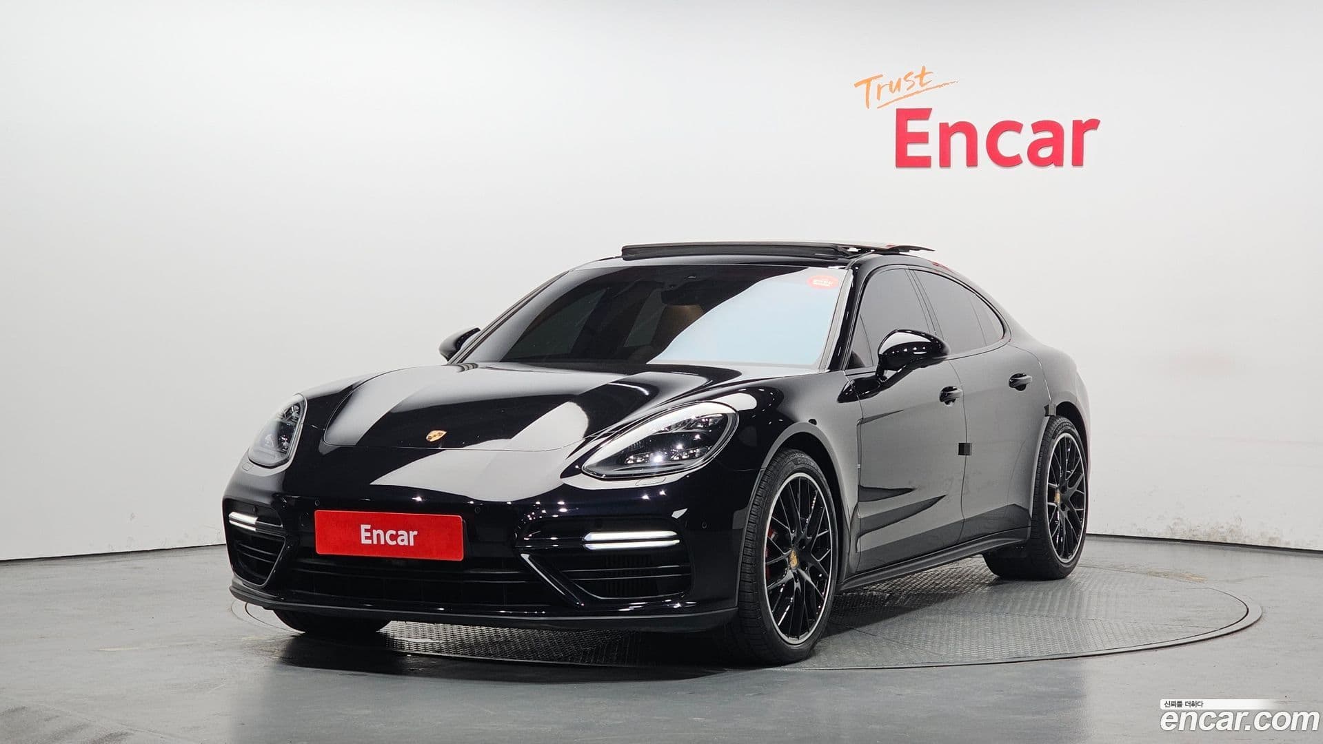 Main__Slider__Photo:Panamera Porsche 2018.5-0