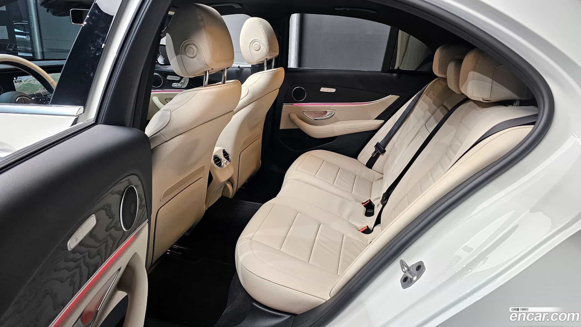 E-Class Mercedes-Benz 2023.11-OPTION-017