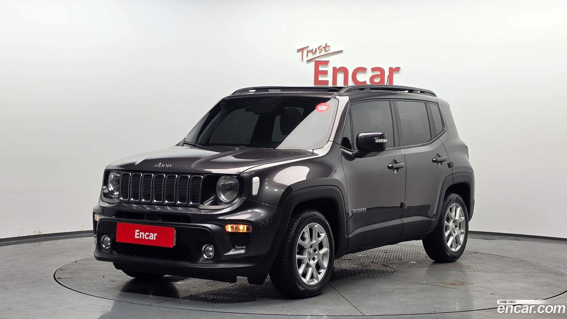 Main__Slider__Photo:Renegade Jeep 2020.11-0