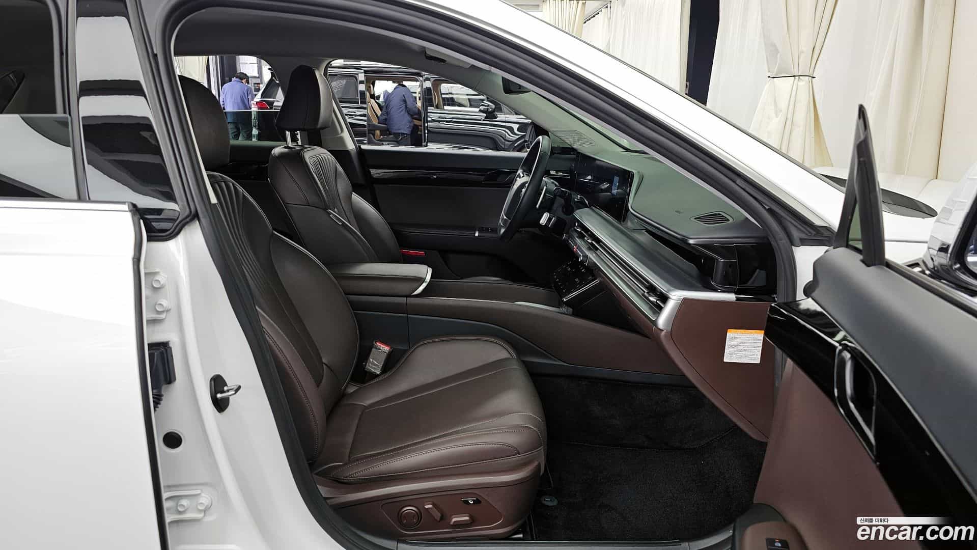 Grandeur Hyundai 2023.11-OPTION-015