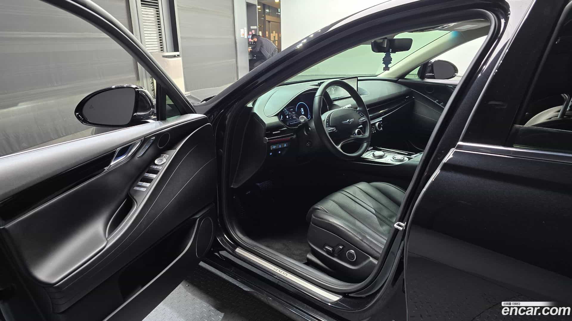 G80 Genesis 2023.1-INNER-010