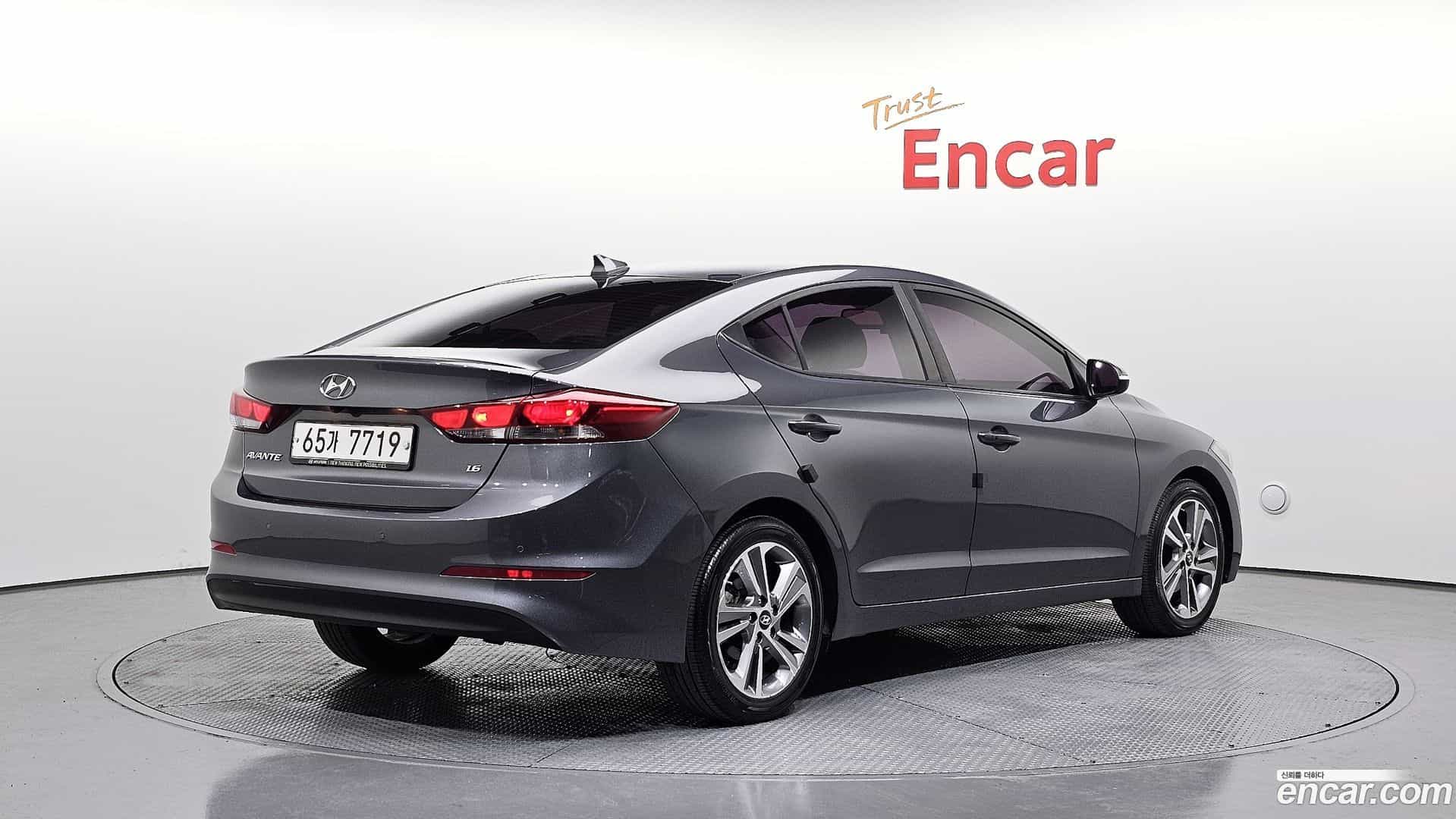 AVANTE Hyundai 2018.2-OUTER-002
