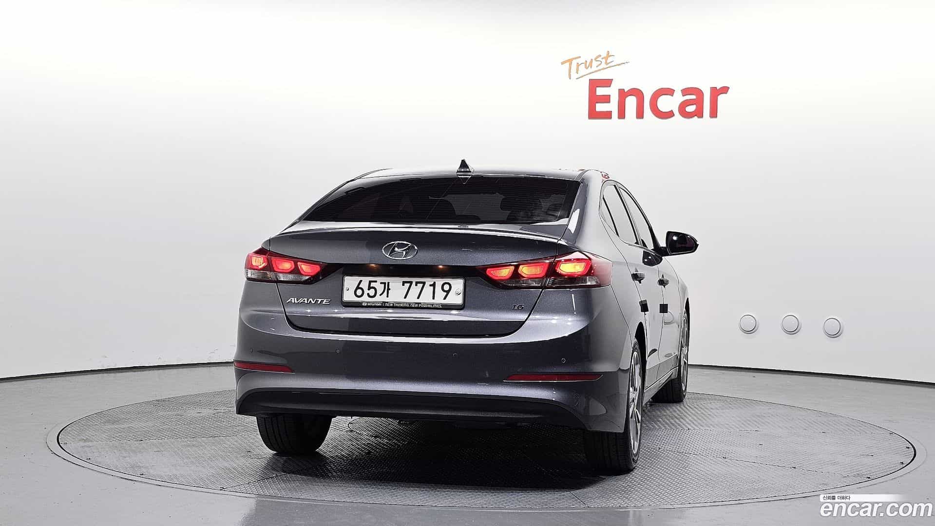 AVANTE Hyundai 2018.2-OUTER-004