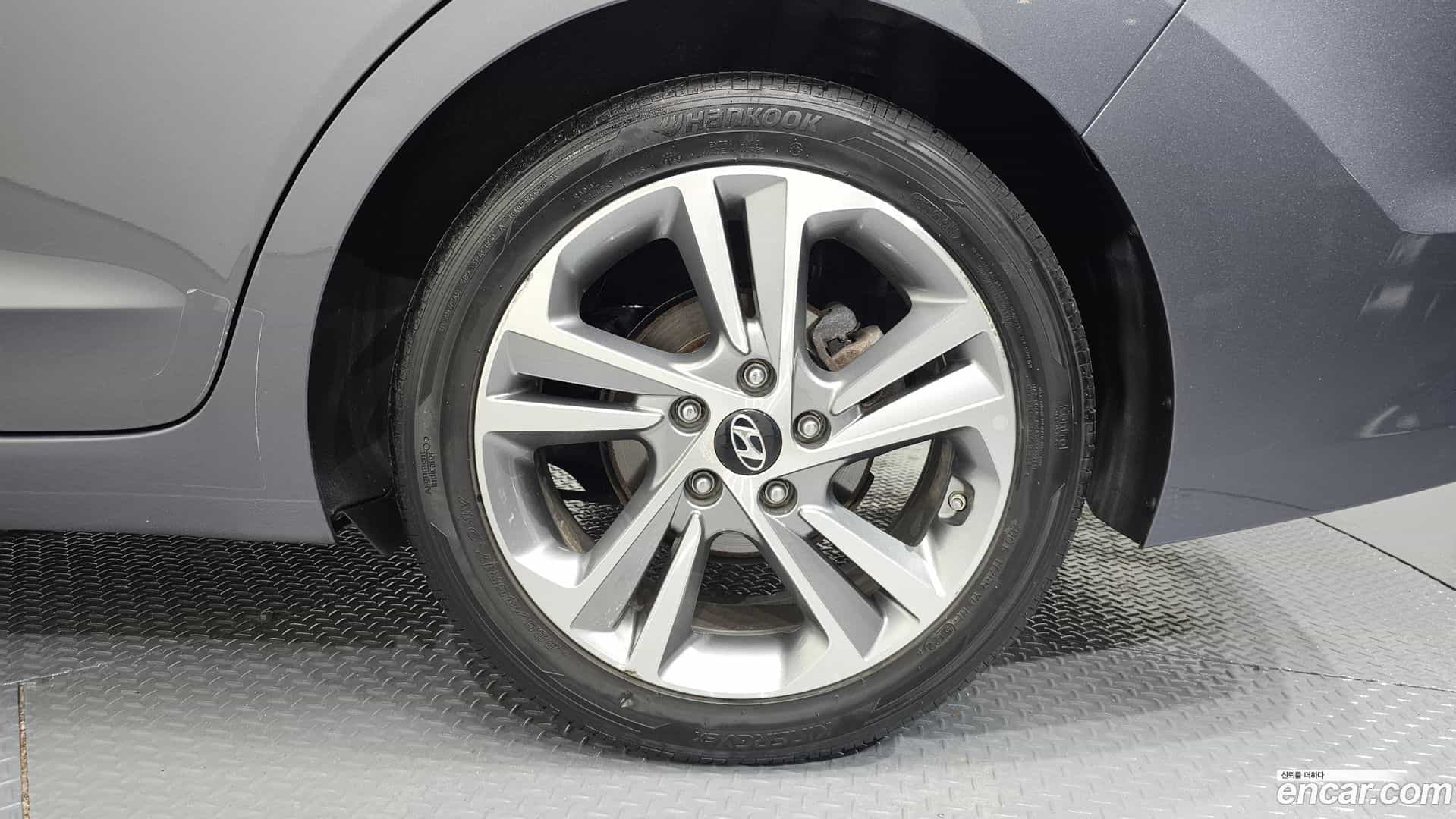 AVANTE Hyundai 2018.2-OUTER-005