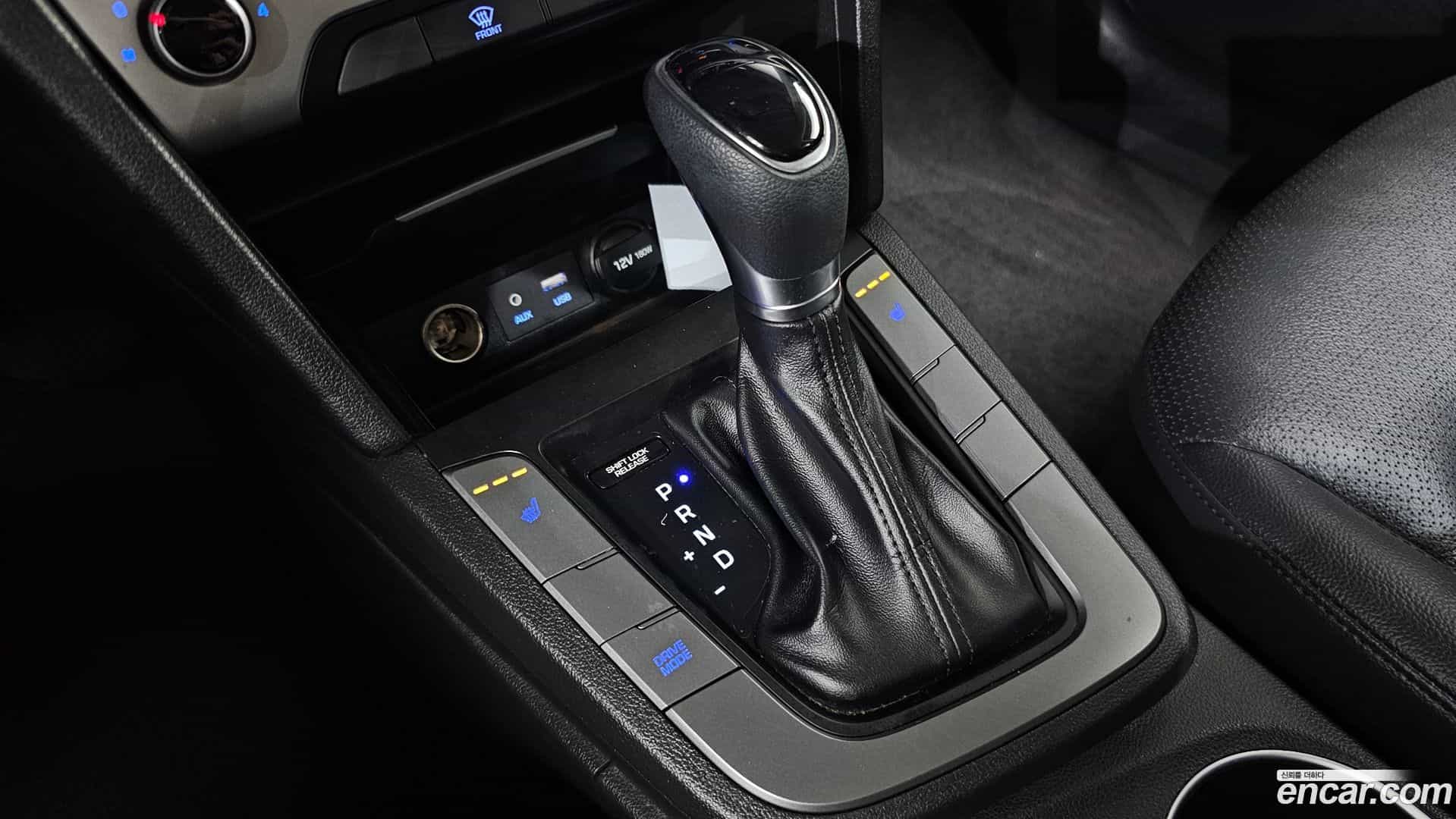 AVANTE Hyundai 2018.2-INNER-009