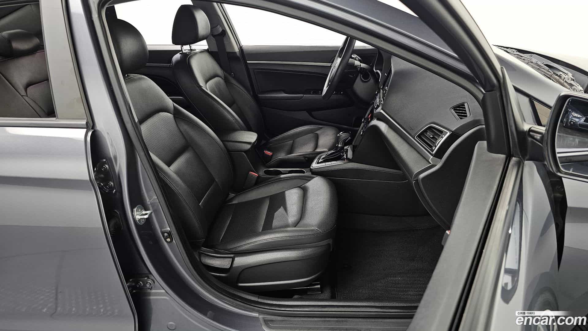 AVANTE Hyundai 2018.2-OPTION-017