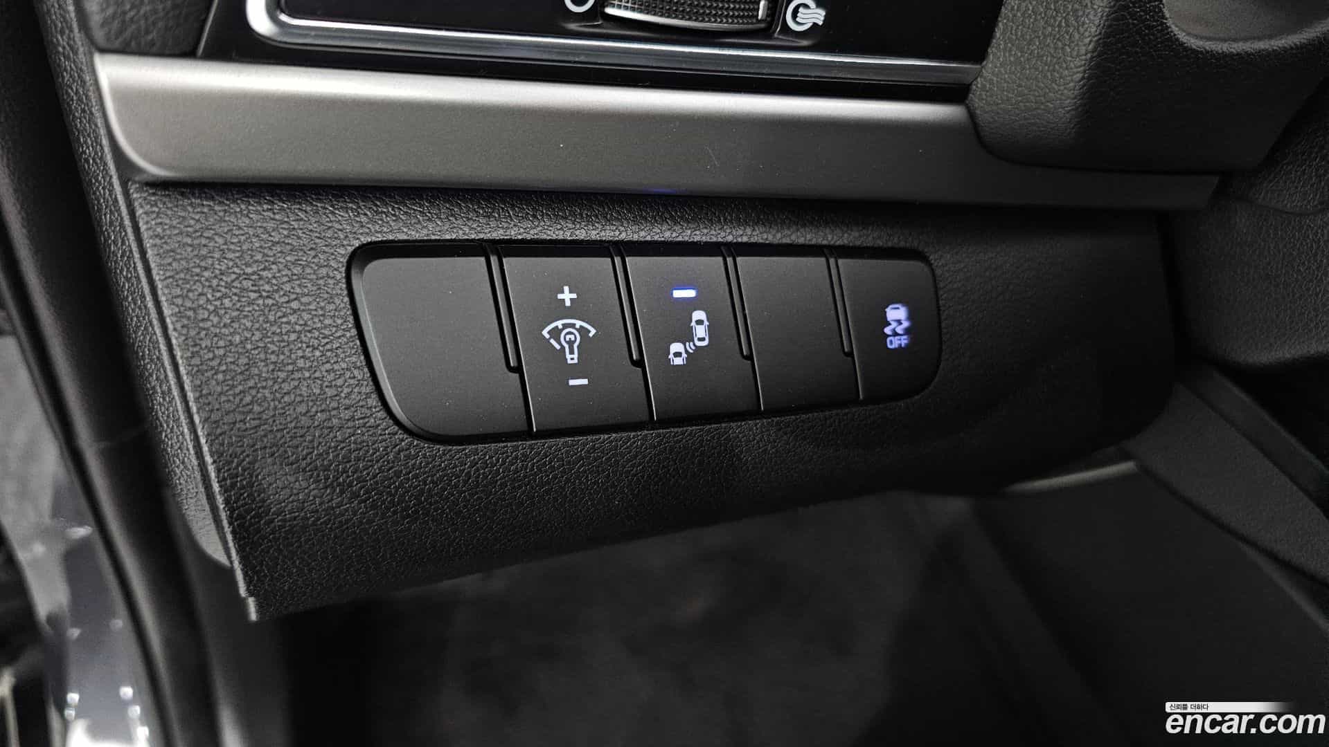 AVANTE Hyundai 2018.2-OPTION-019