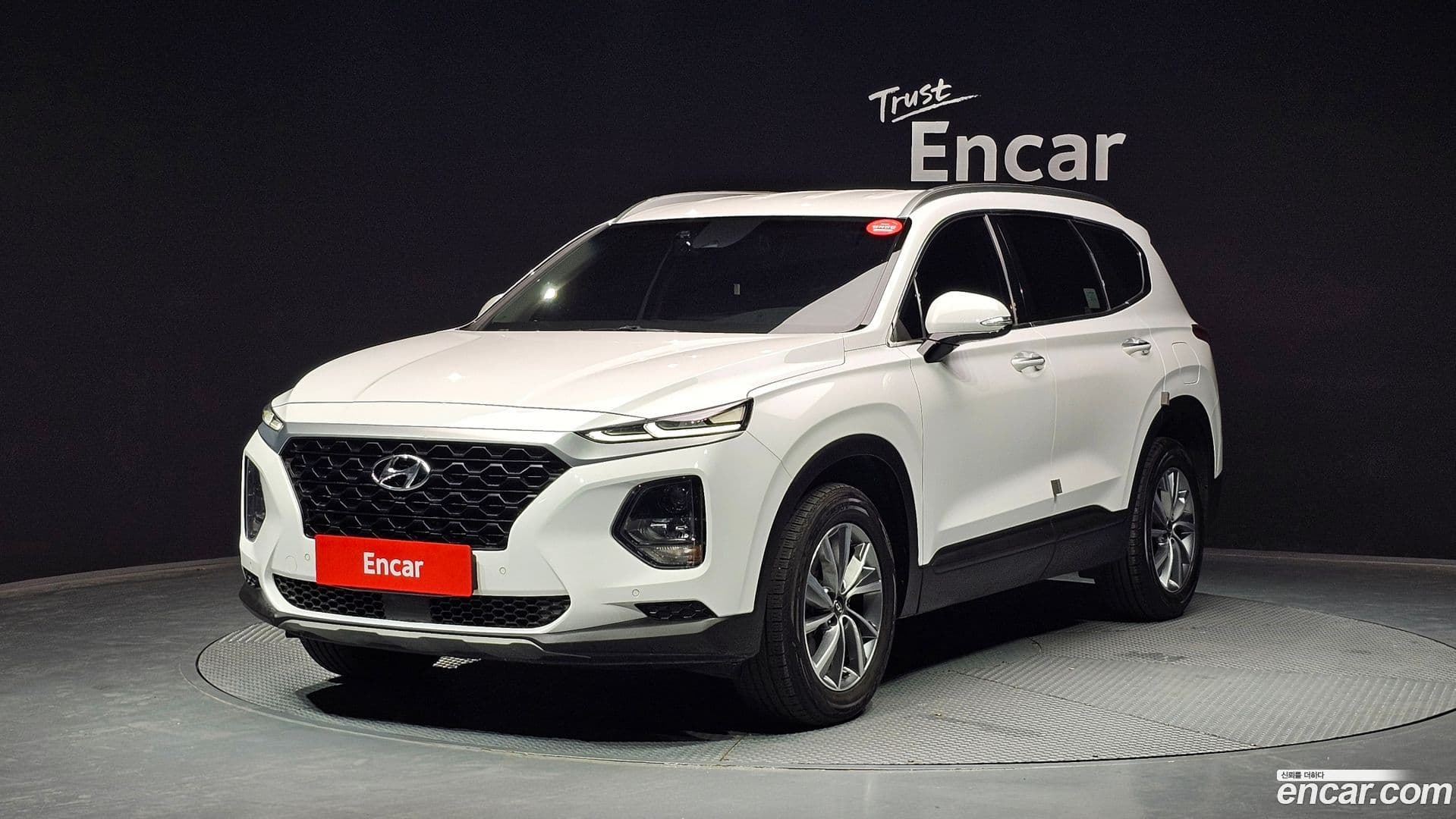 Main__Slider__Photo:Santafe Hyundai 2019.4-0