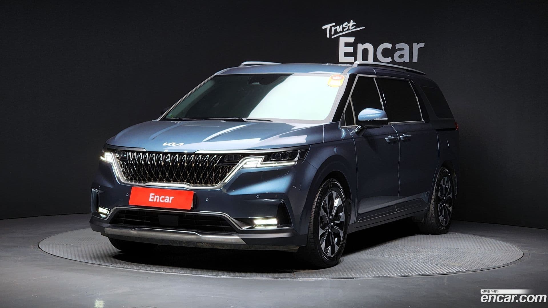 Main__Slider__Photo:Canival Kia 2023.3-0