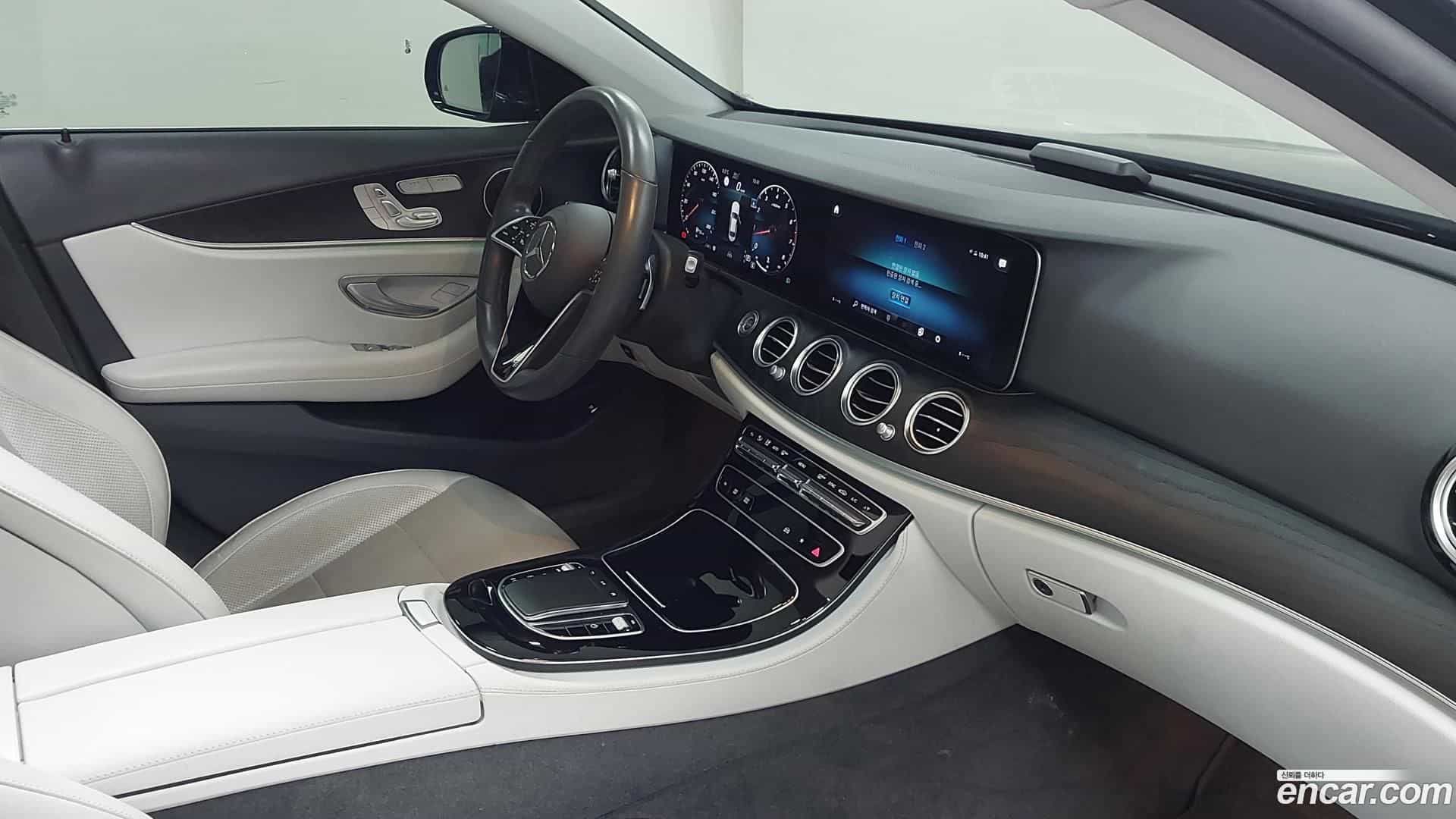 E-Class Mercedes-Benz 2022.4-OPTION-017