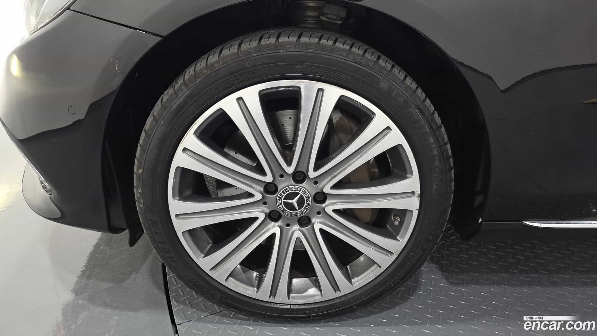 E-Class Mercedes-Benz 2019.9-OUTER-005