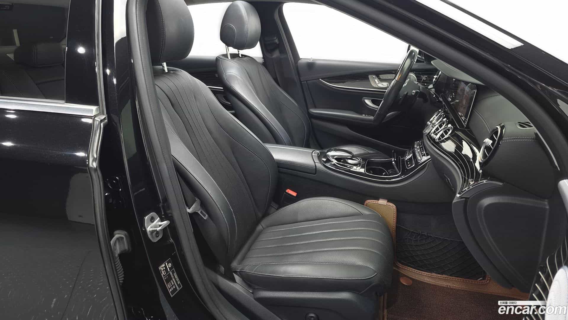 E-Class Mercedes-Benz 2019.9-INNER-010