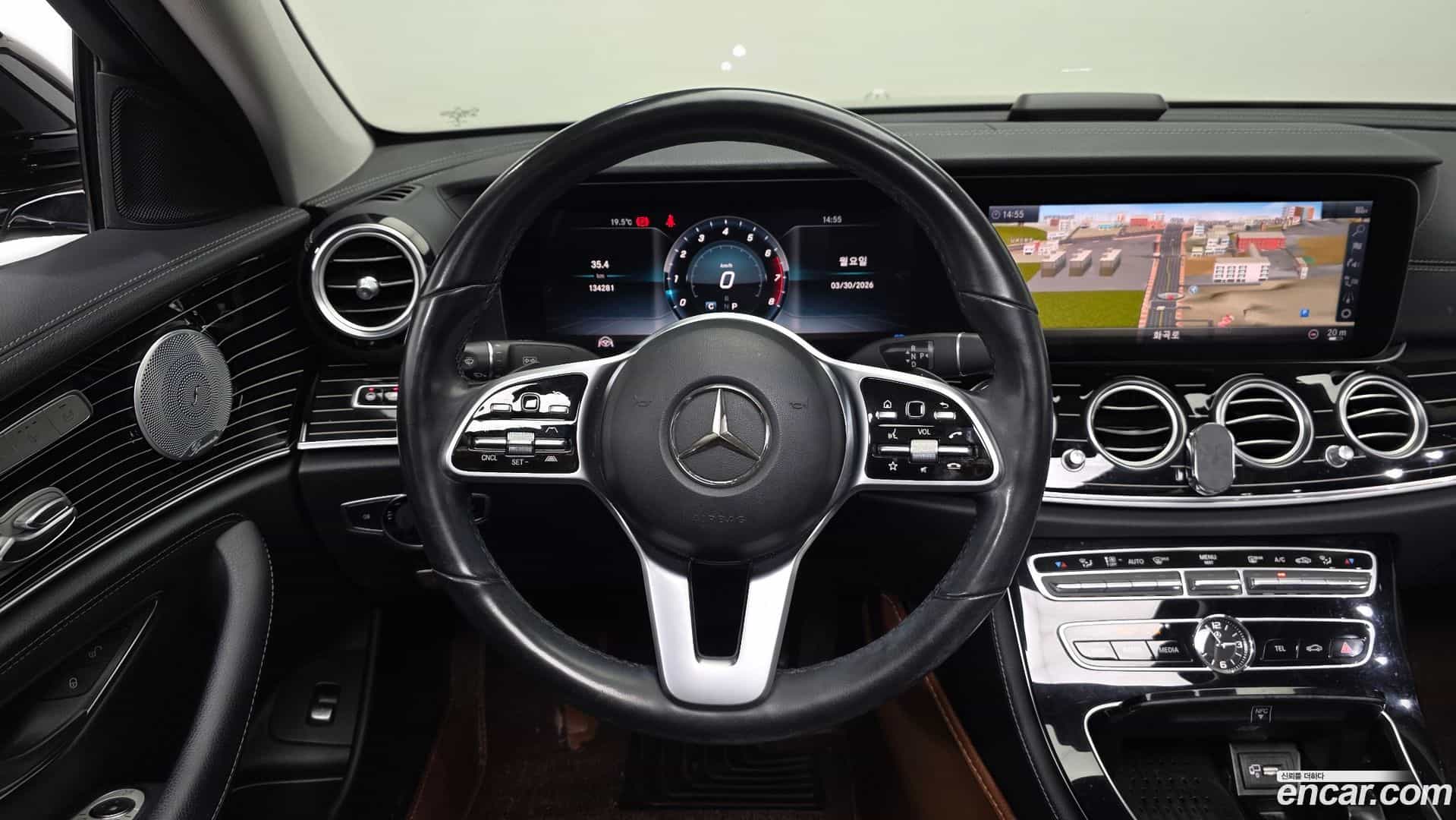E-Class Mercedes-Benz 2019.9-OPTION-017