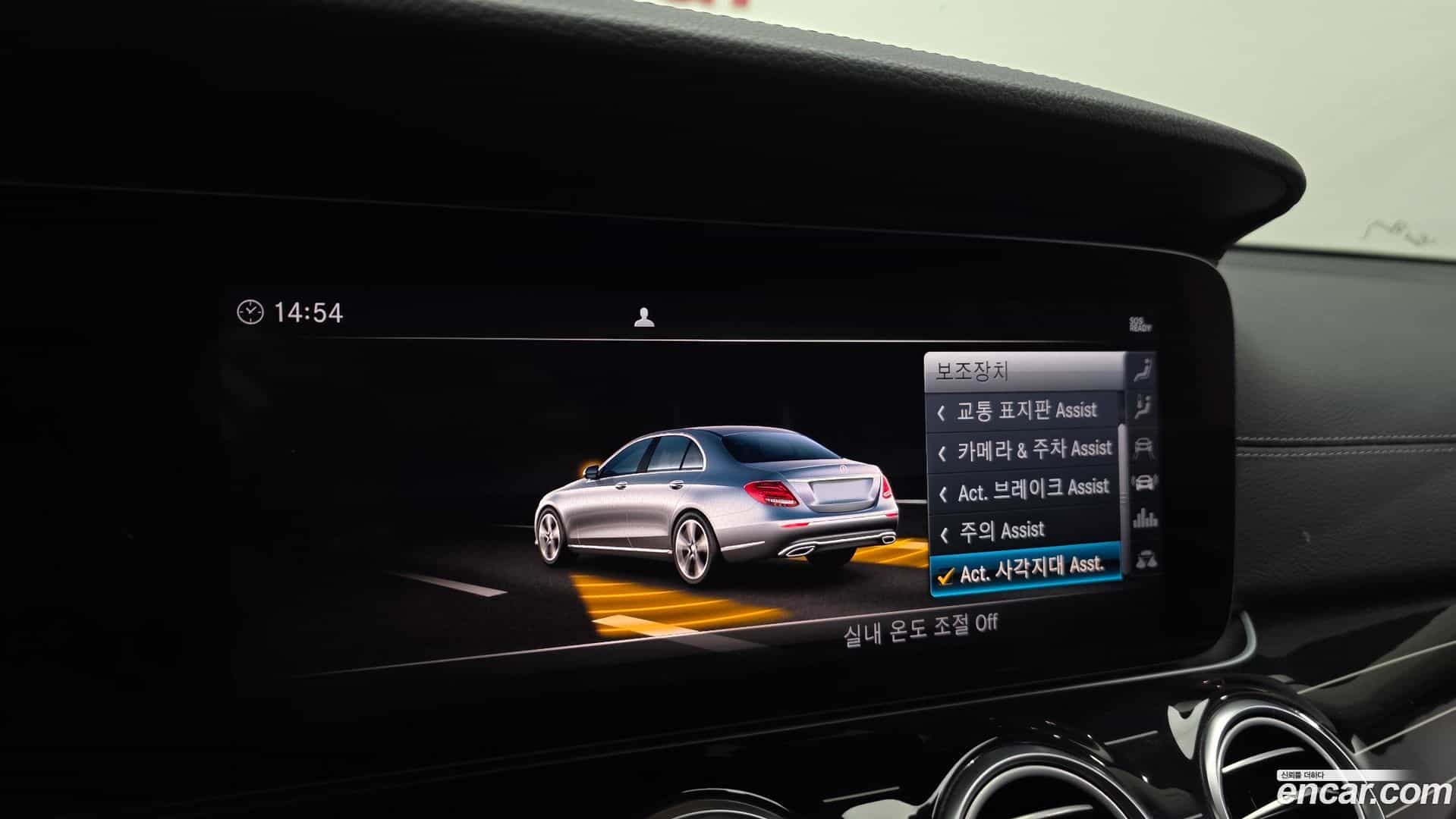E-Class Mercedes-Benz 2019.9-OPTION-021