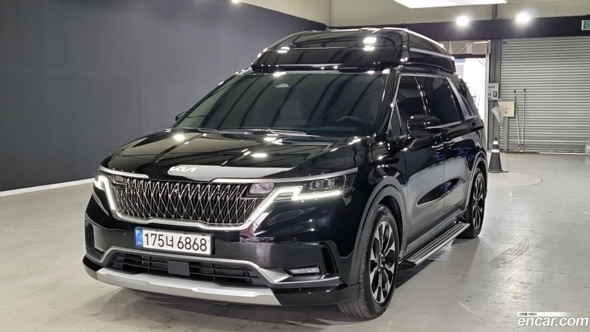 Main__Slider__Photo:Canival Kia 2021.10-0